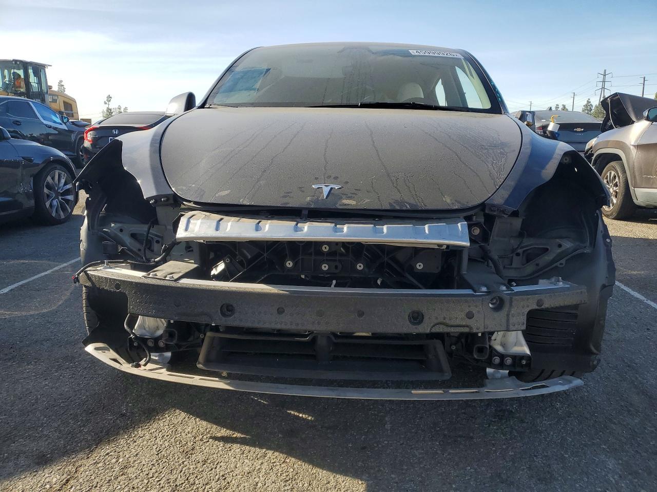 2025 Tesla Model Y - Image 5