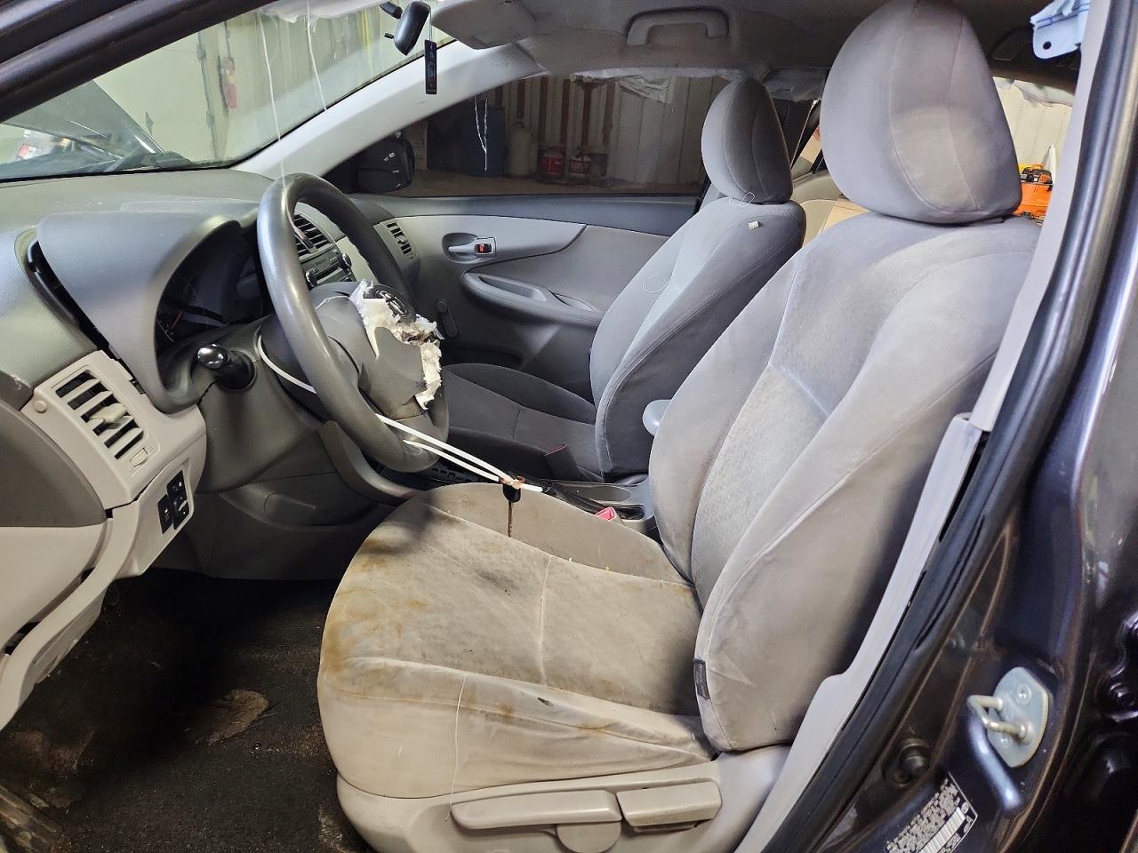 2010 Toyota Corolla Base - Фото 7