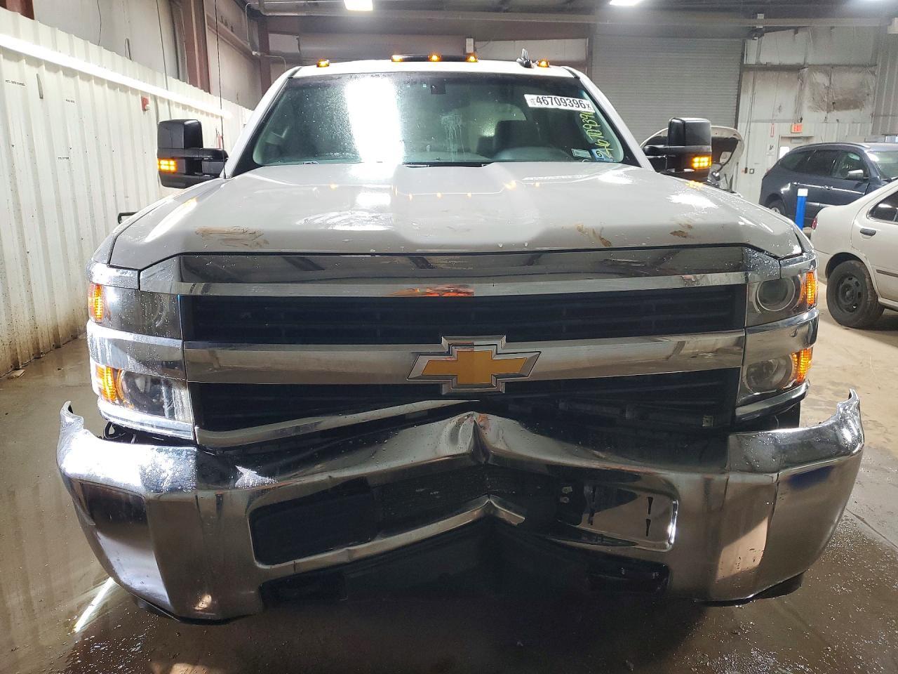 2016 Chevrolet Silverado K3500 - Image 5