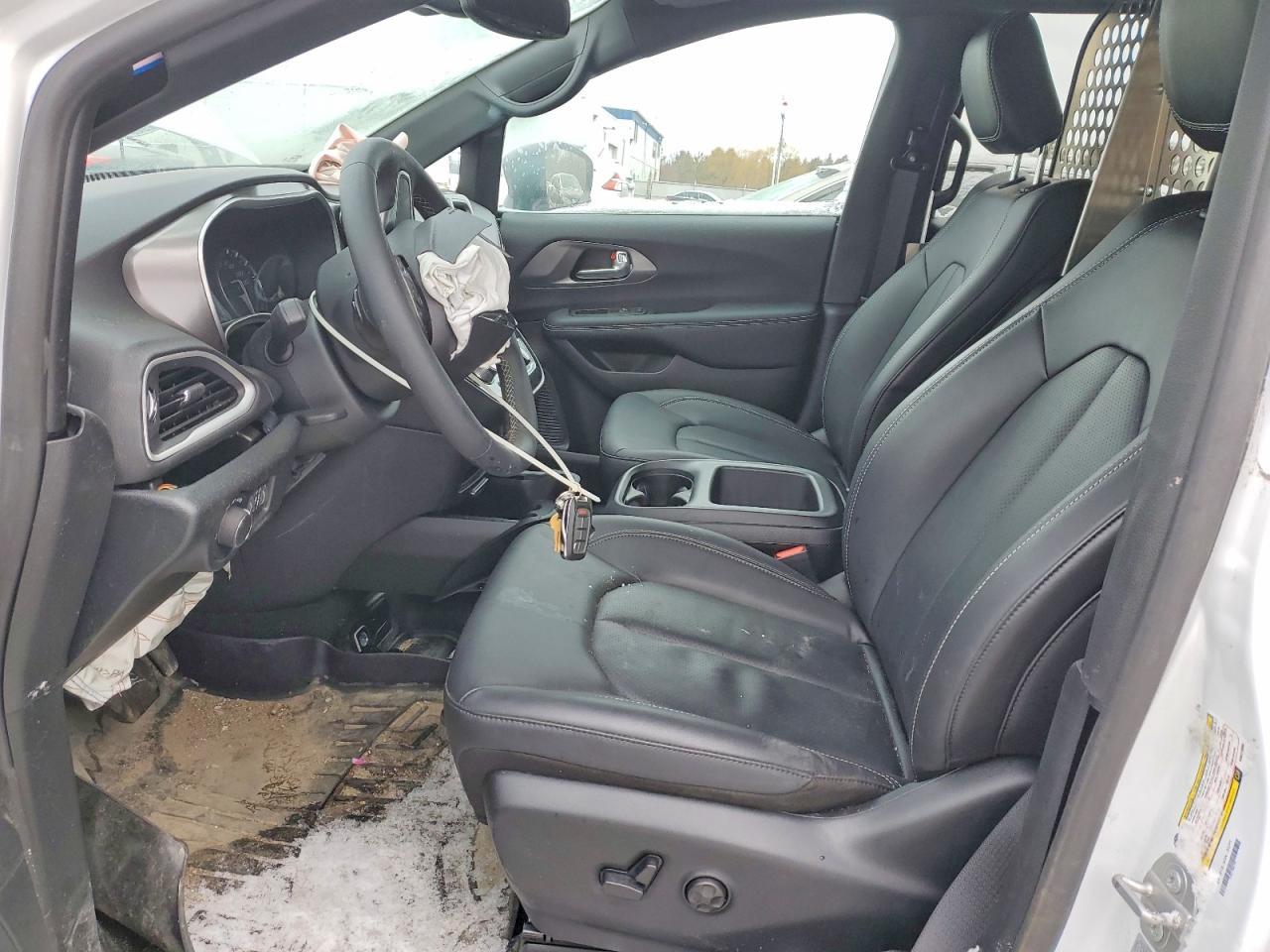 2025 Chrysler Grand Caravan Sxt - Image 7