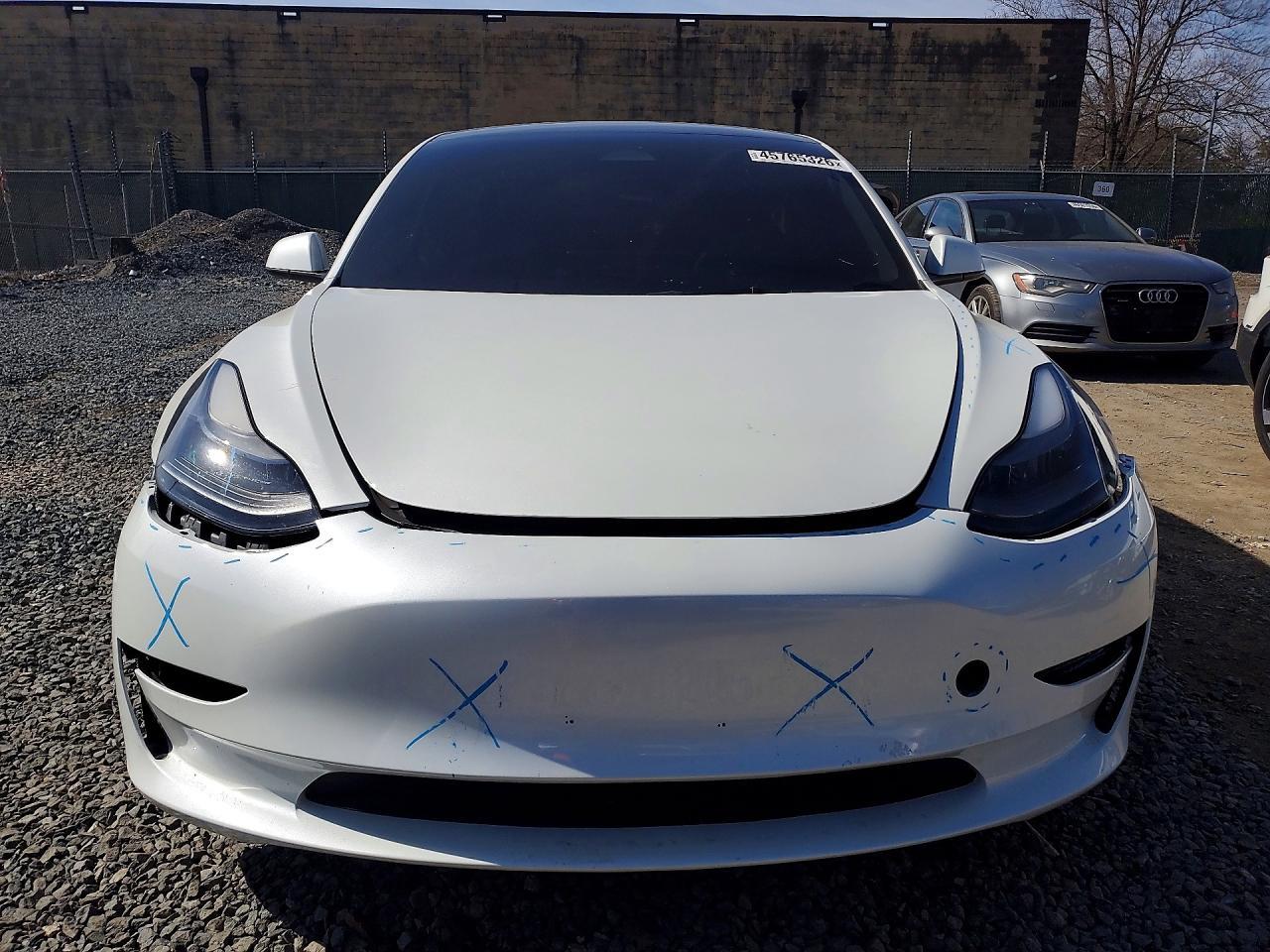 2023 Tesla Model 3 - Фото 5
