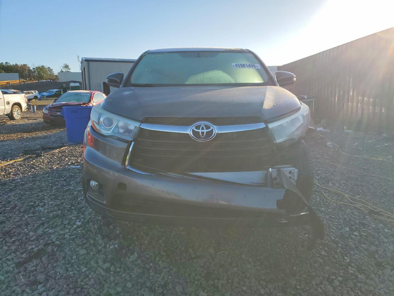 2015 Toyota Highlander Le Plus - Image 5