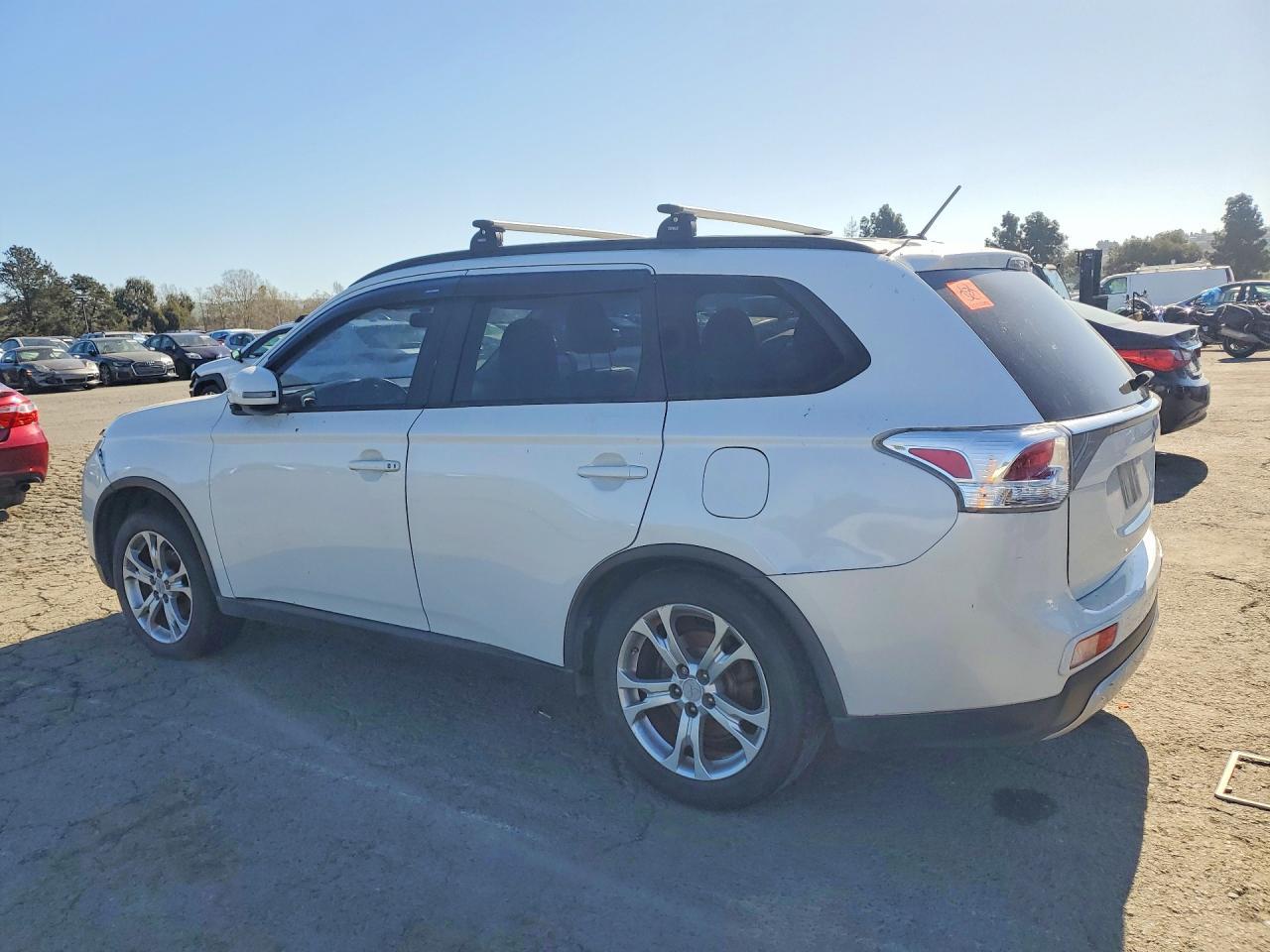 2015 Mitsubishi Outlander Se - Фото 2