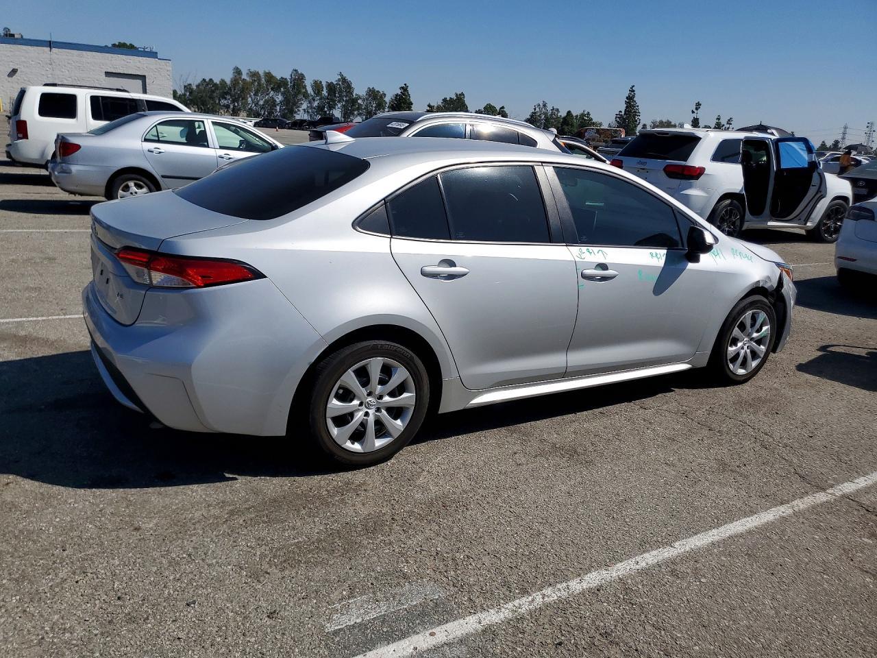 2021 Toyota Corolla Le - Фото 3