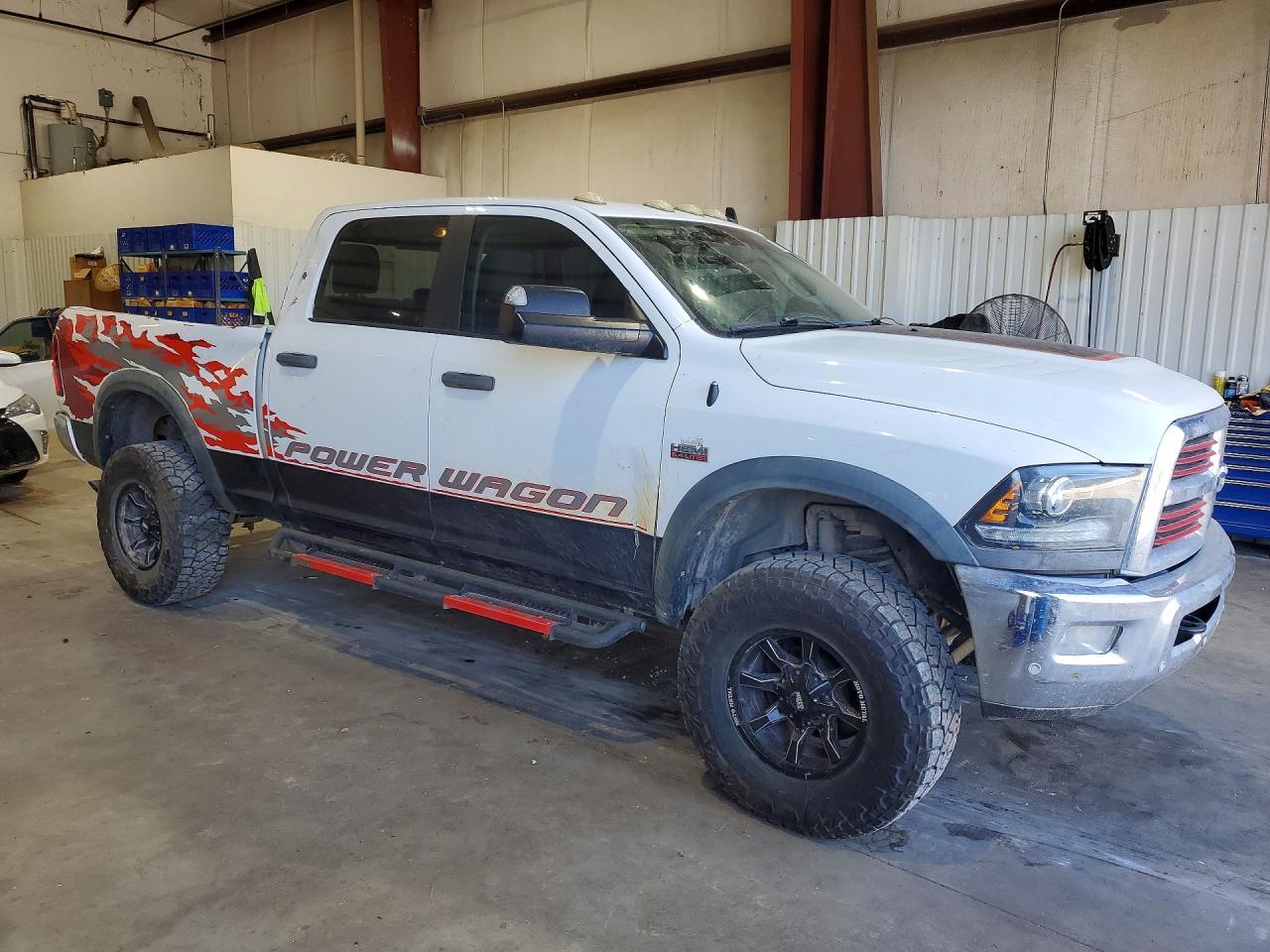 2016 Ram 2500 Powerwagon - Фото 4