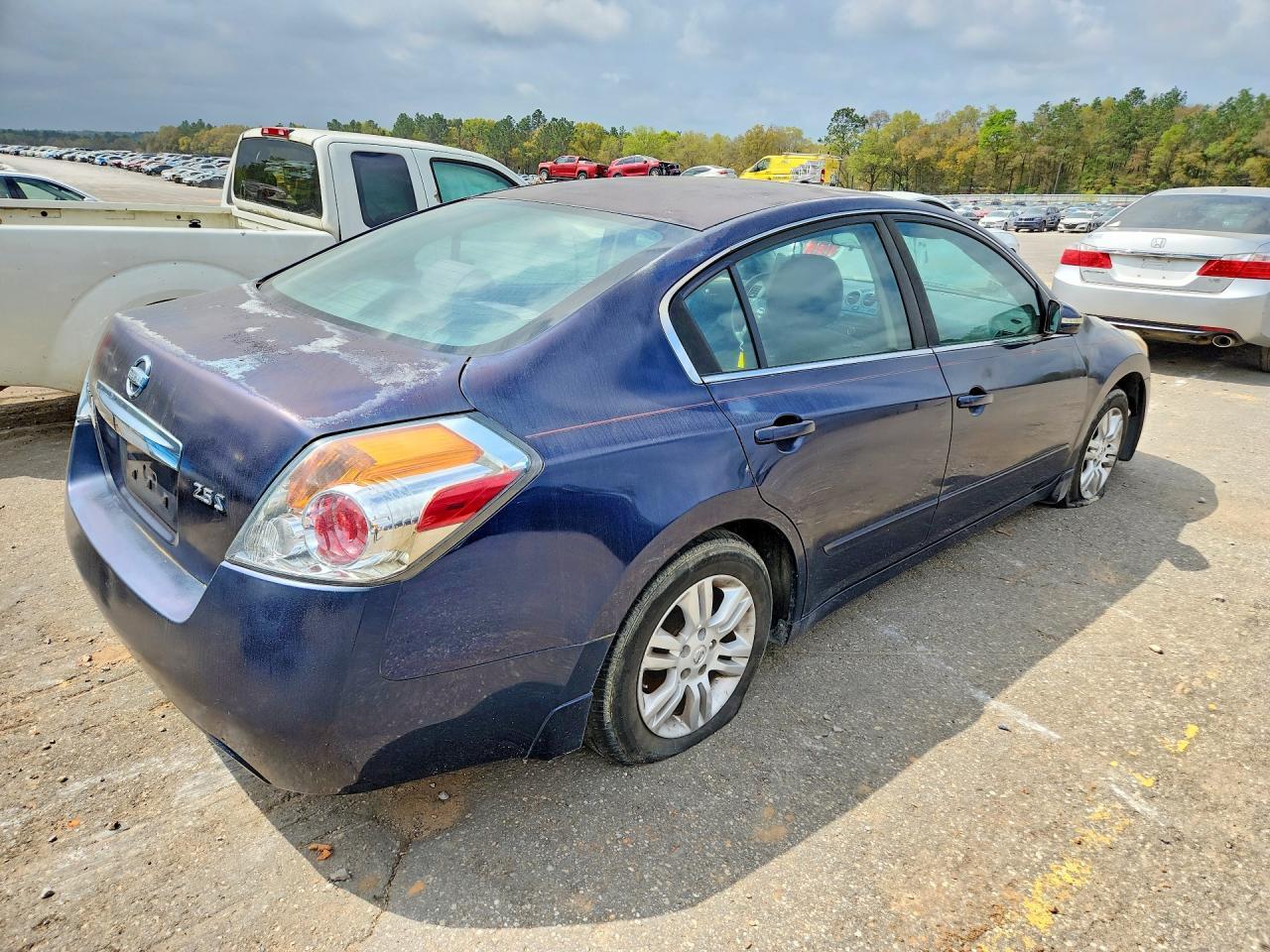 2010 Nissan Altima Base - Фото 3