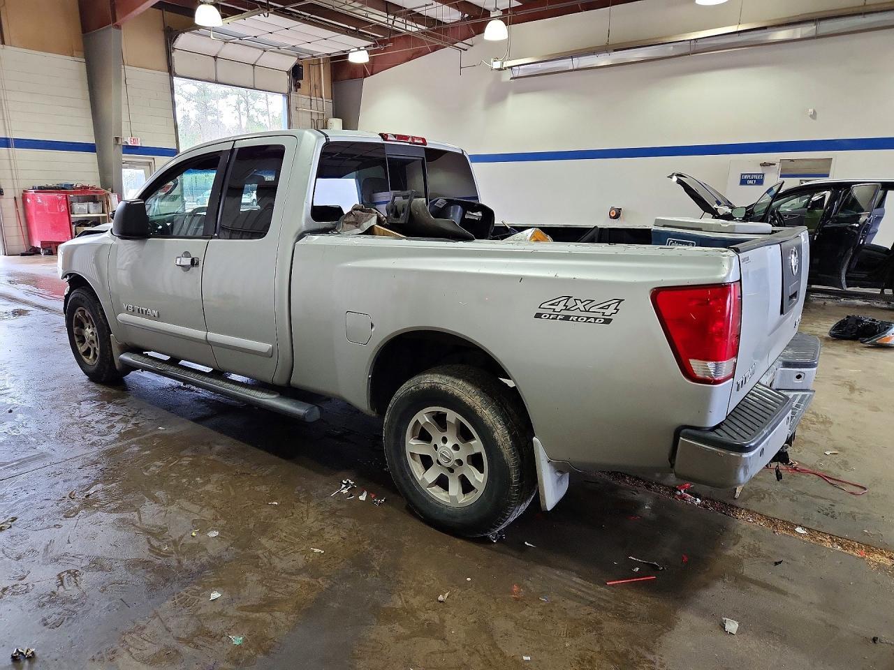 2006 Nissan Titan Xe - Фото 2