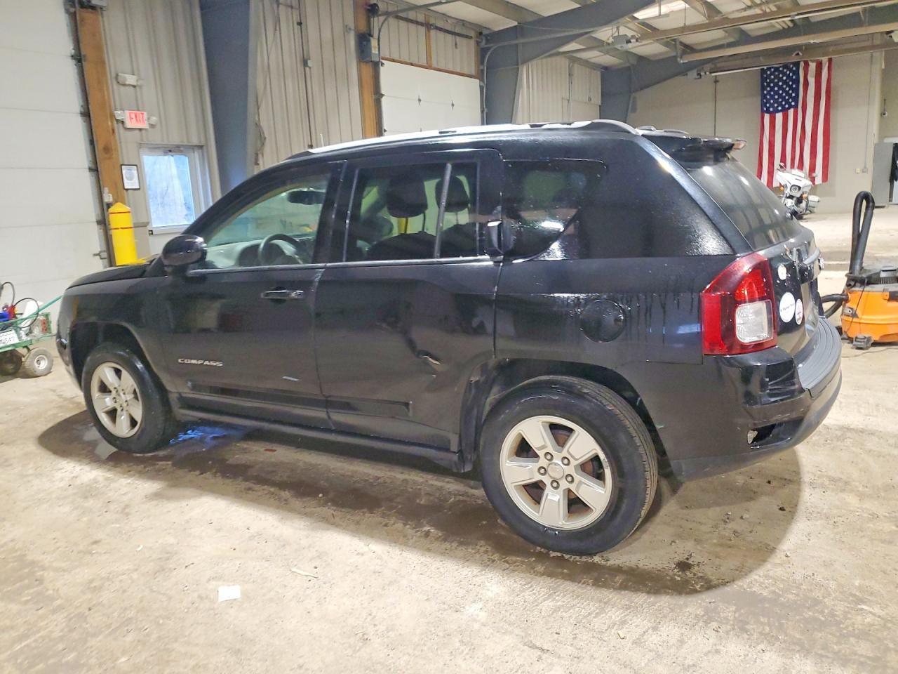 2017 Jeep Compass Latitude - Фото 2