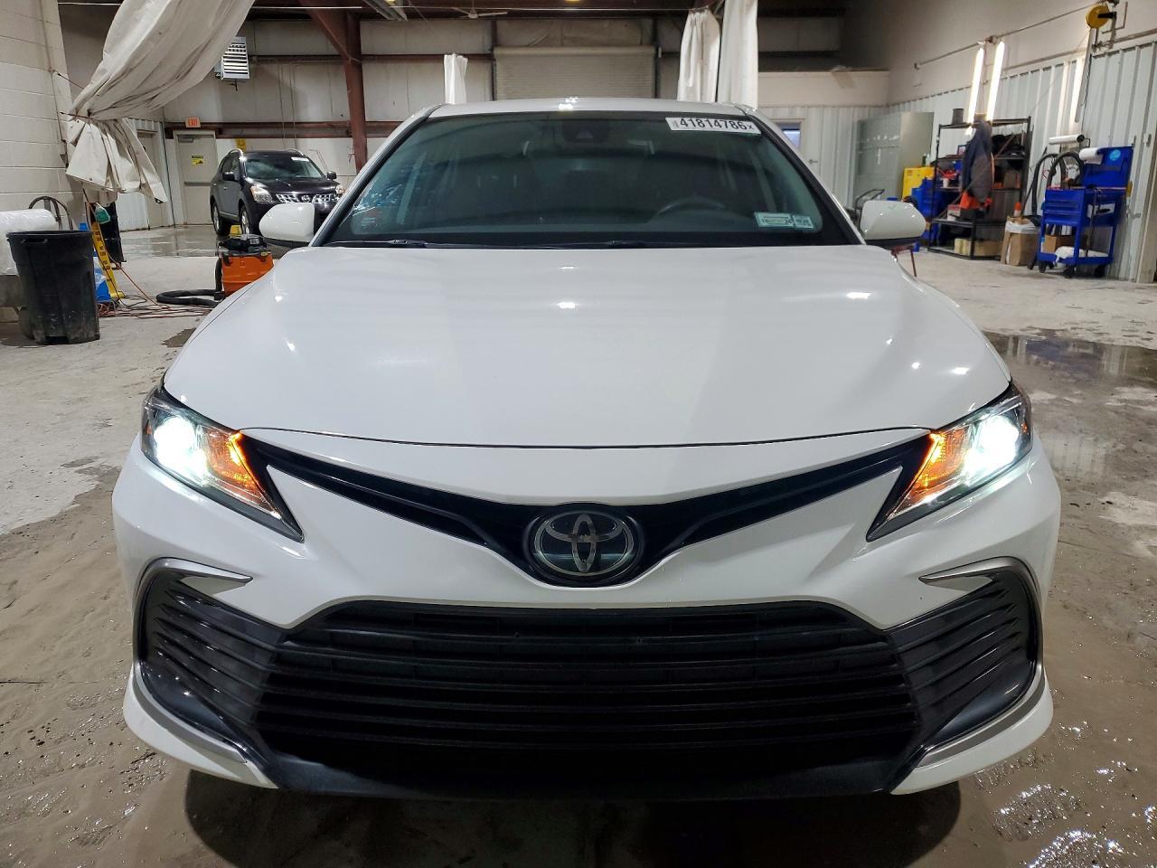 2023 Toyota Camry Le - Image 5