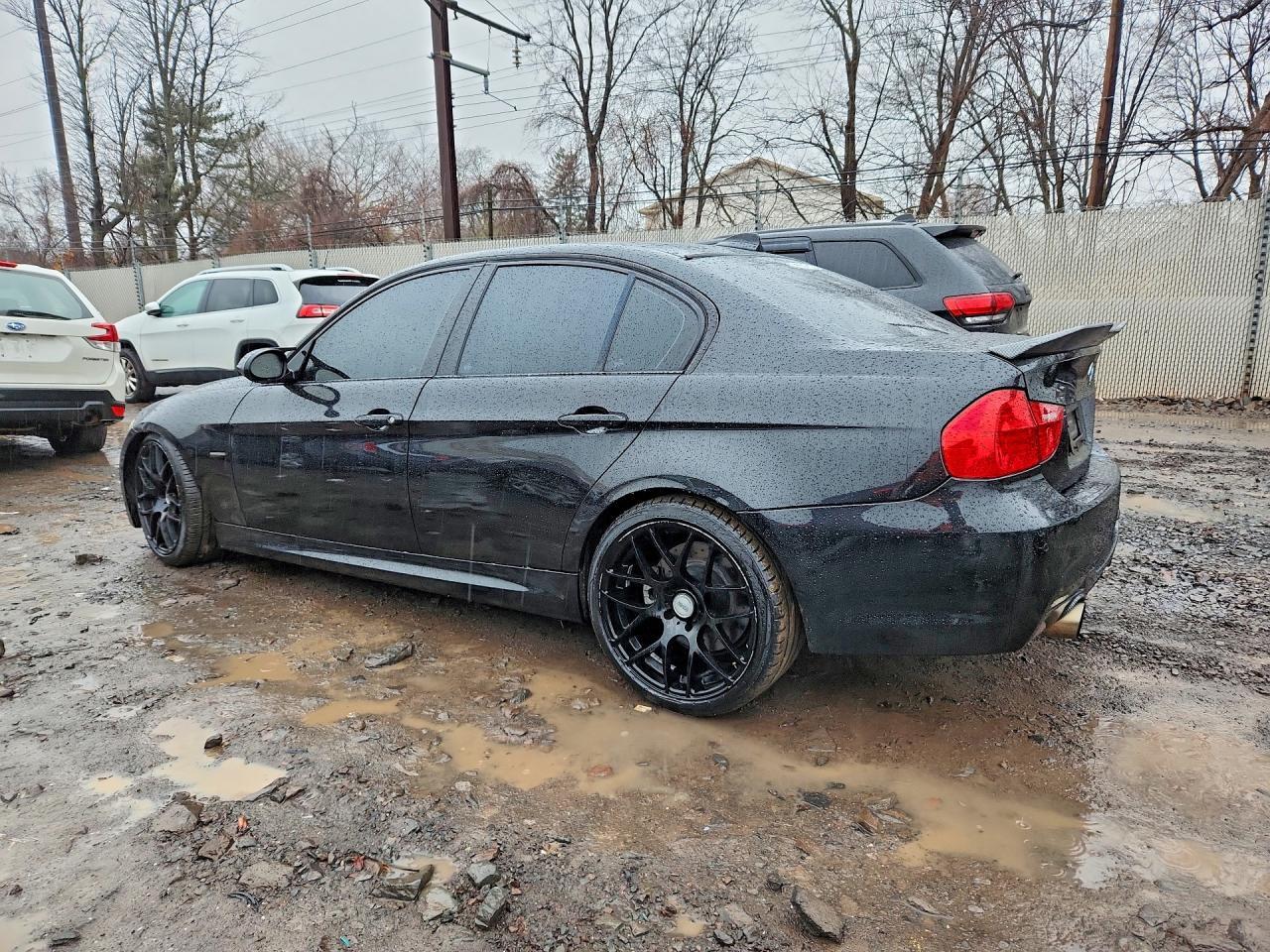 2010 BMW 335 I - Image 2