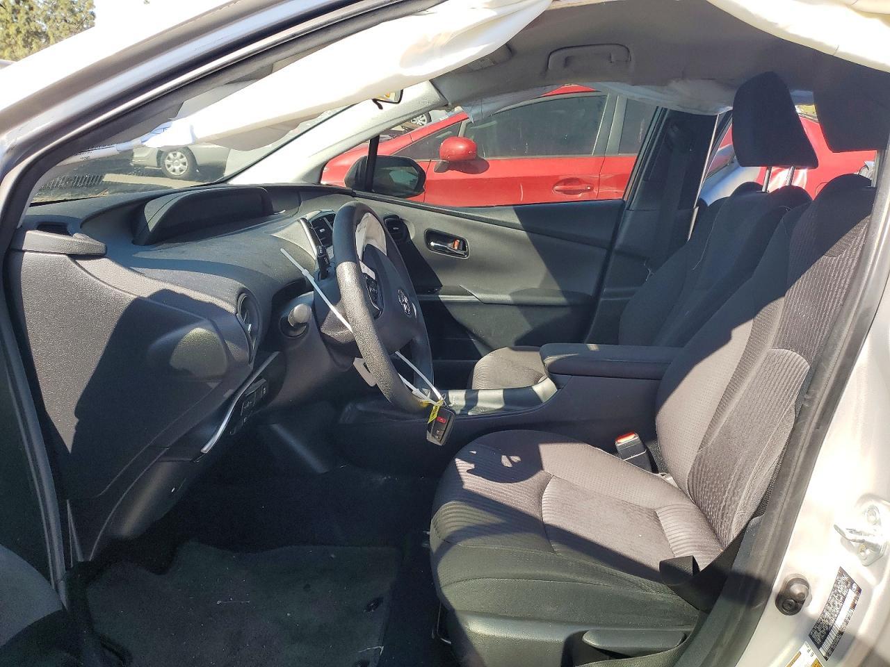 2017 Toyota Prius One - Image 7