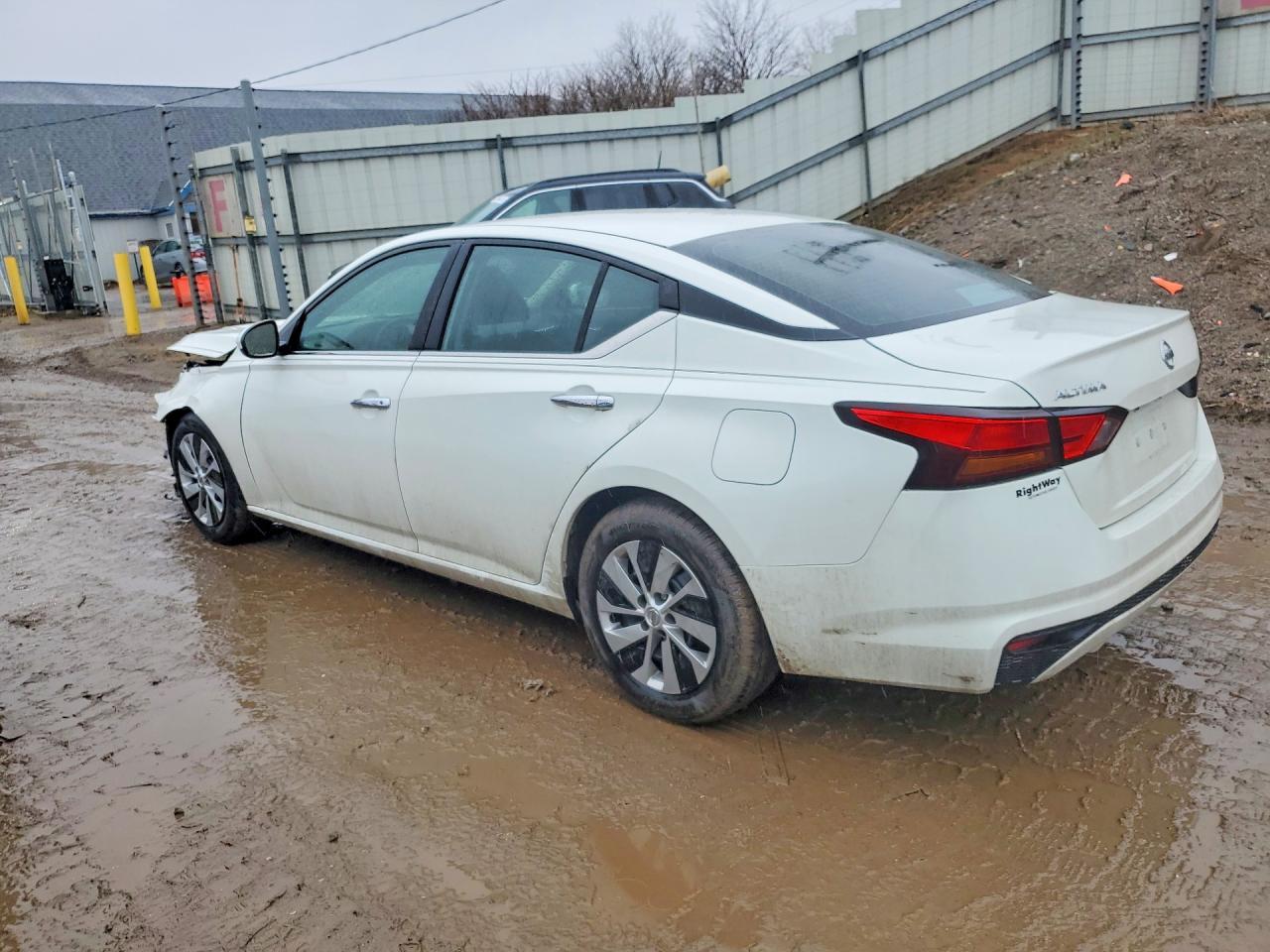 2022 Nissan Altima 2.5 S - Фото 2