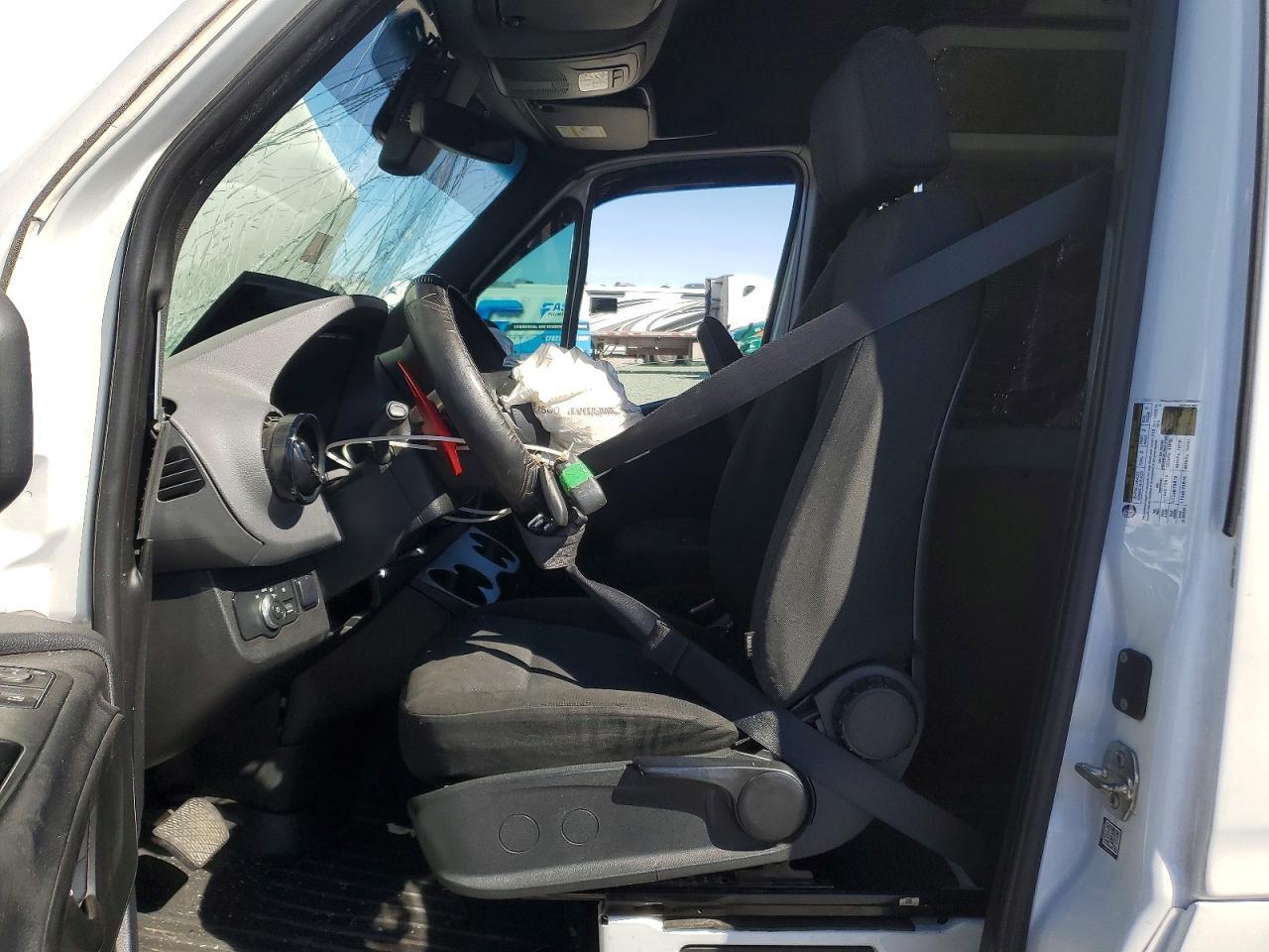 2021 Mercedes Benz Sprinter 2500 Delivery Van - Image 7