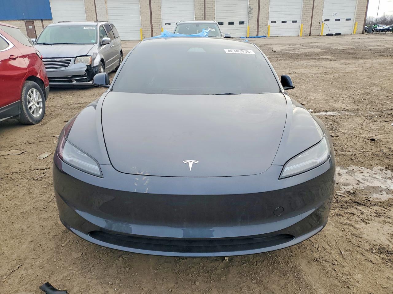 2025 Tesla Model 3 - Фото 5