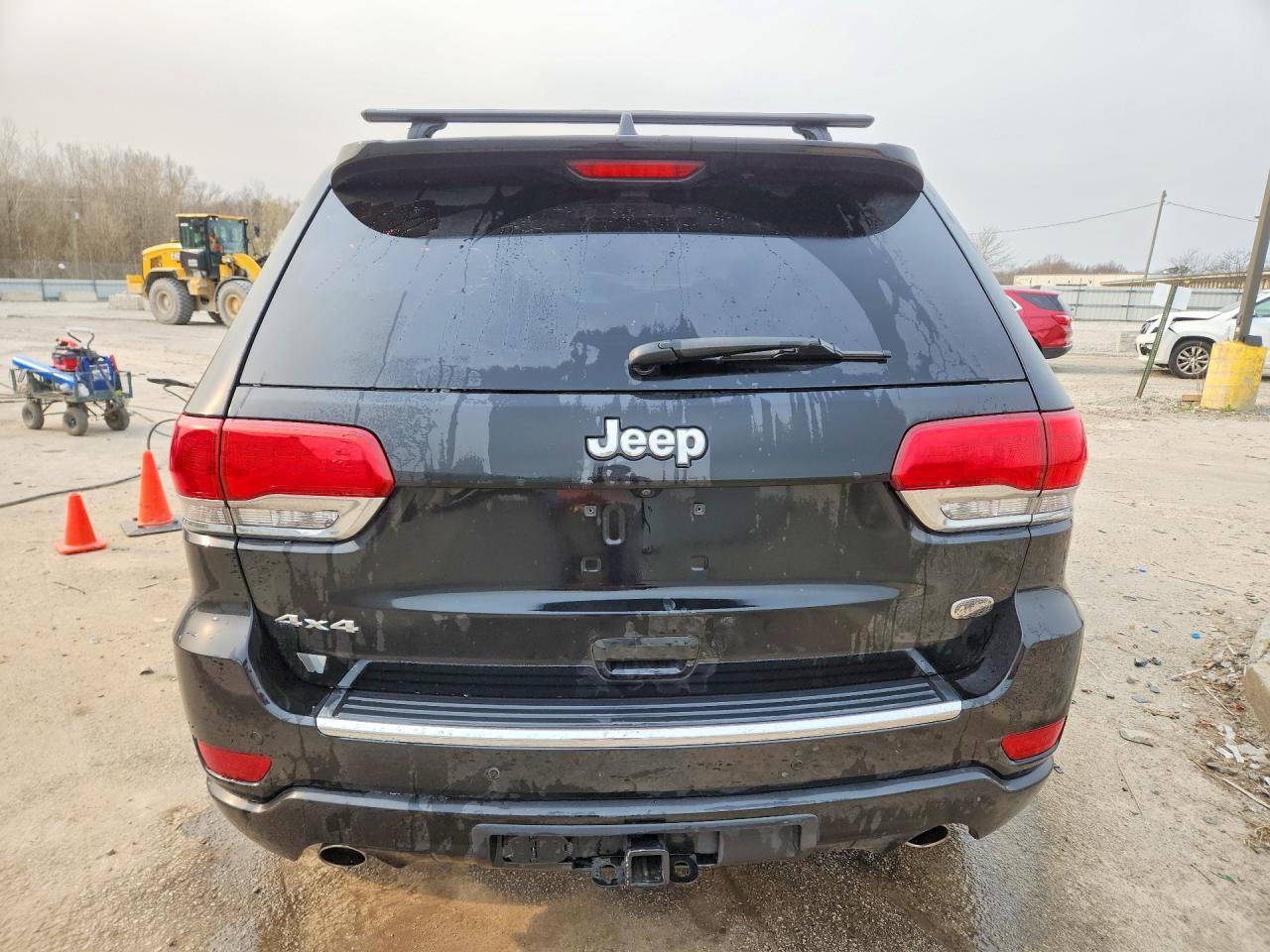 2018 Jeep Grand Cherokee Overland - Image 6