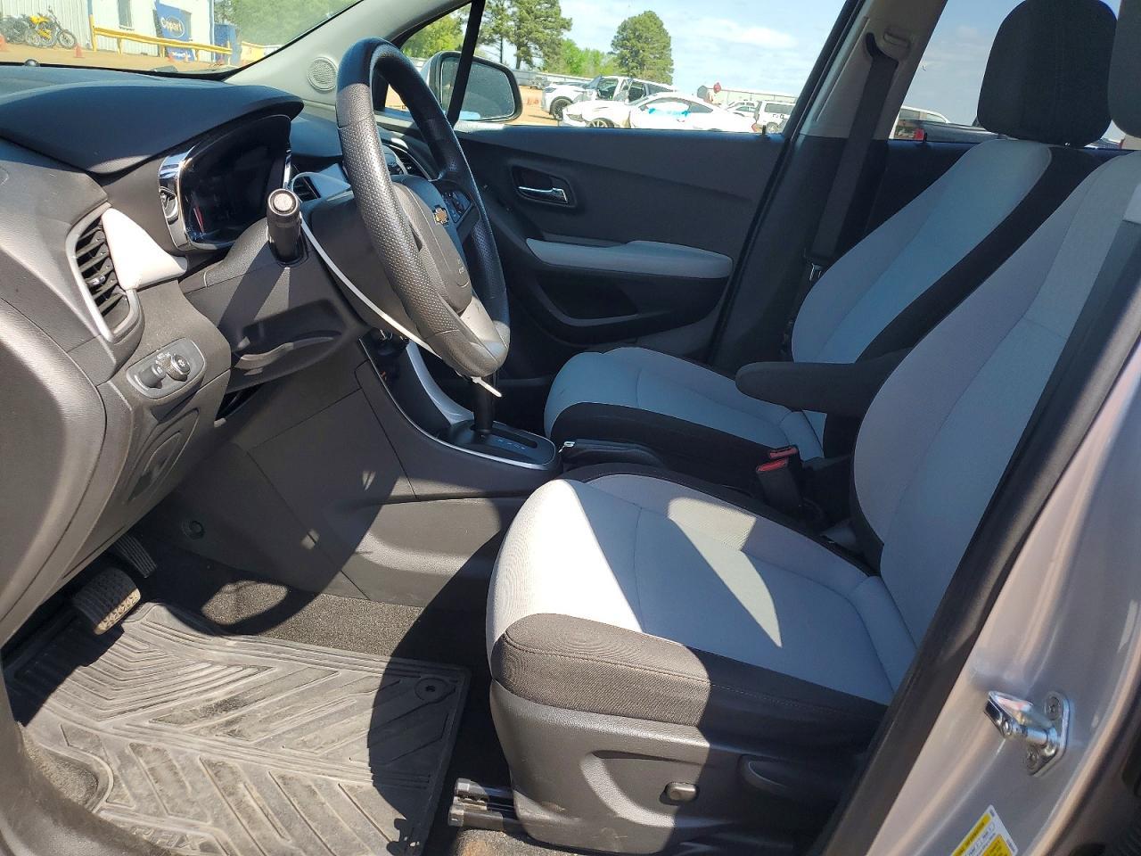 2022 Chevrolet Trax Ls - Image 7