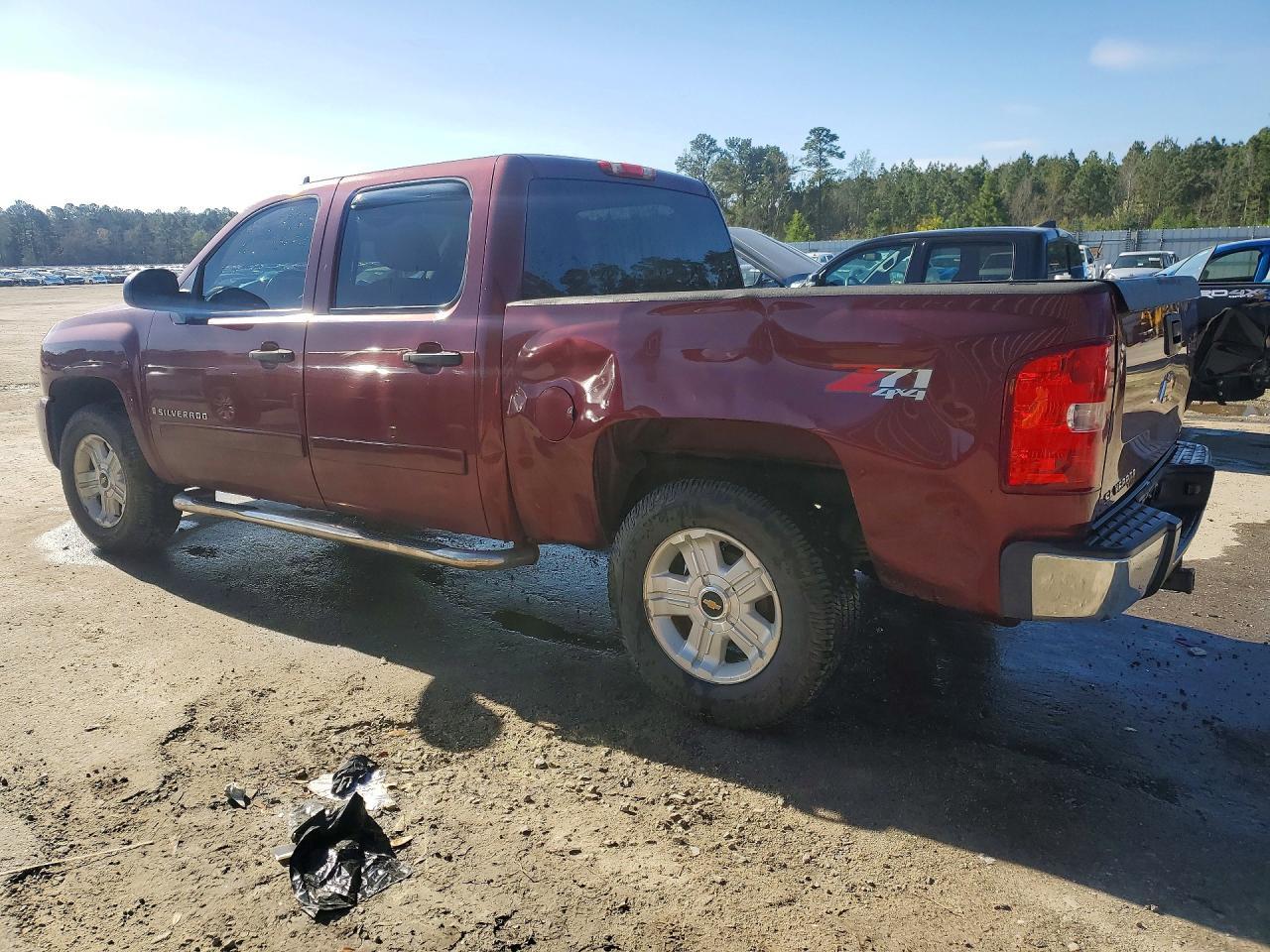 2008 Chevrolet Silverado K1500 - Image 2