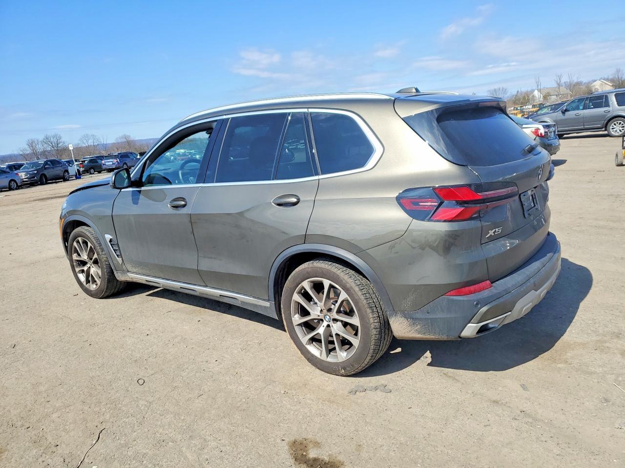2025 BMW X5 xDrive40I - Image 2