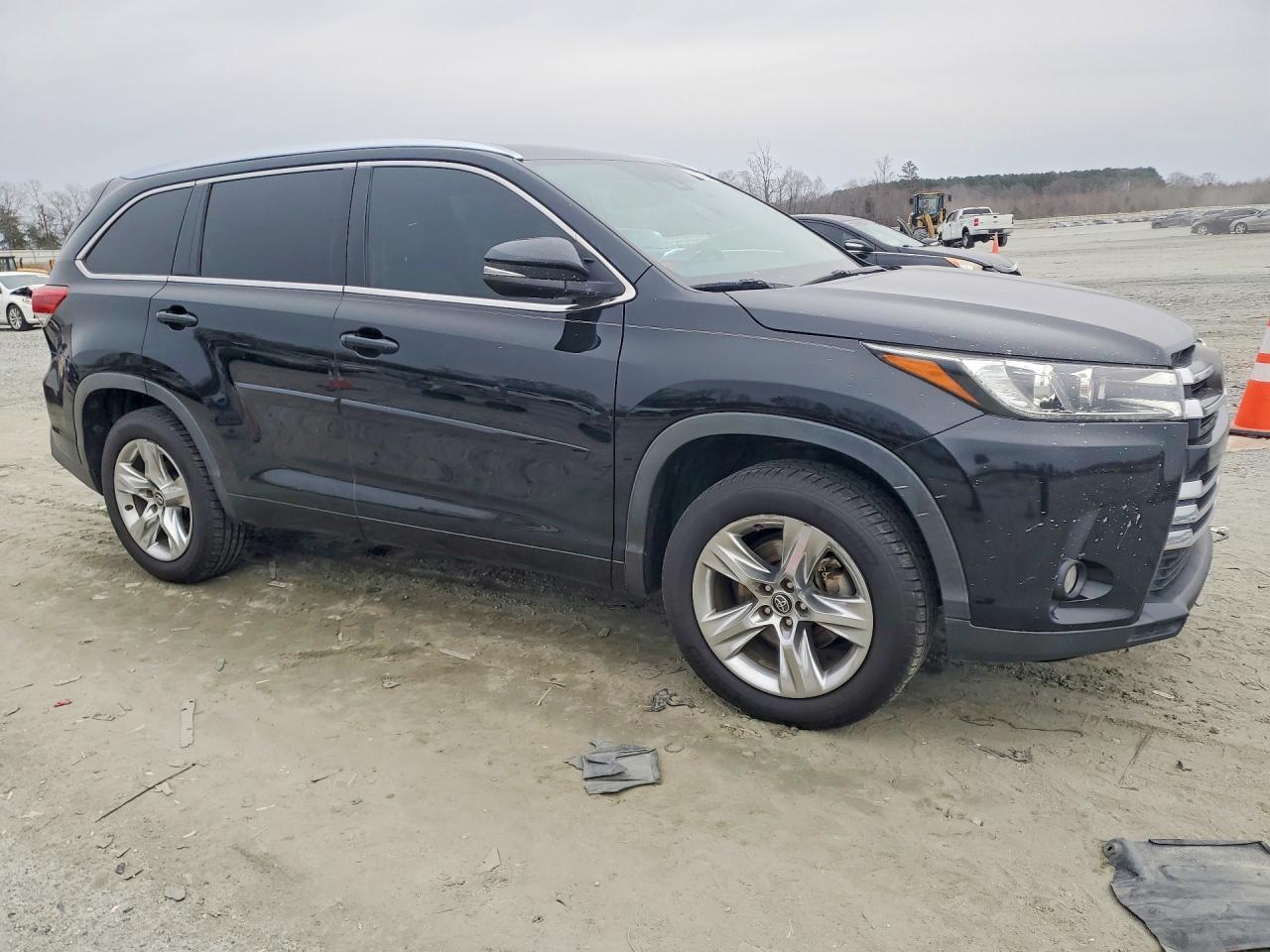 2018 Toyota Highlander Limited - Image 4