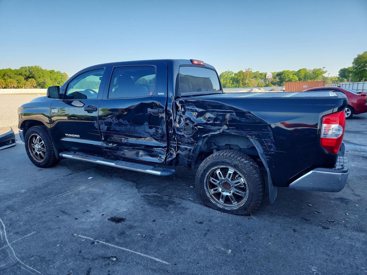 2014 Toyota Tundra Sr5 - Image 2
