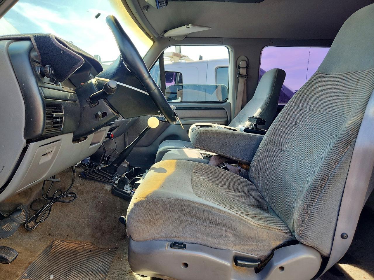 1997 Ford F350 - Фото 7
