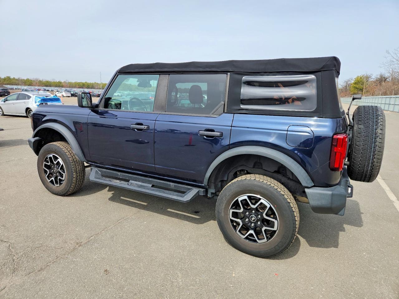 2021 Ford Bronco Base - Image 2
