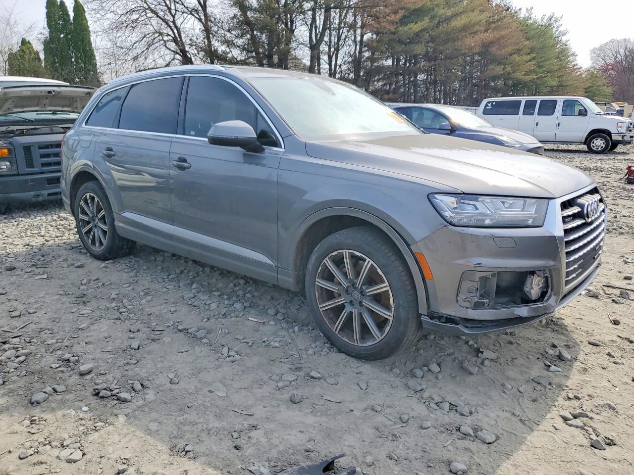 2017 Audi Q7 Premium Plus - Image 4