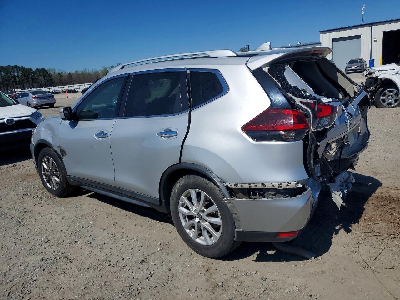 2019 Nissan Rogue Sv - Image 2