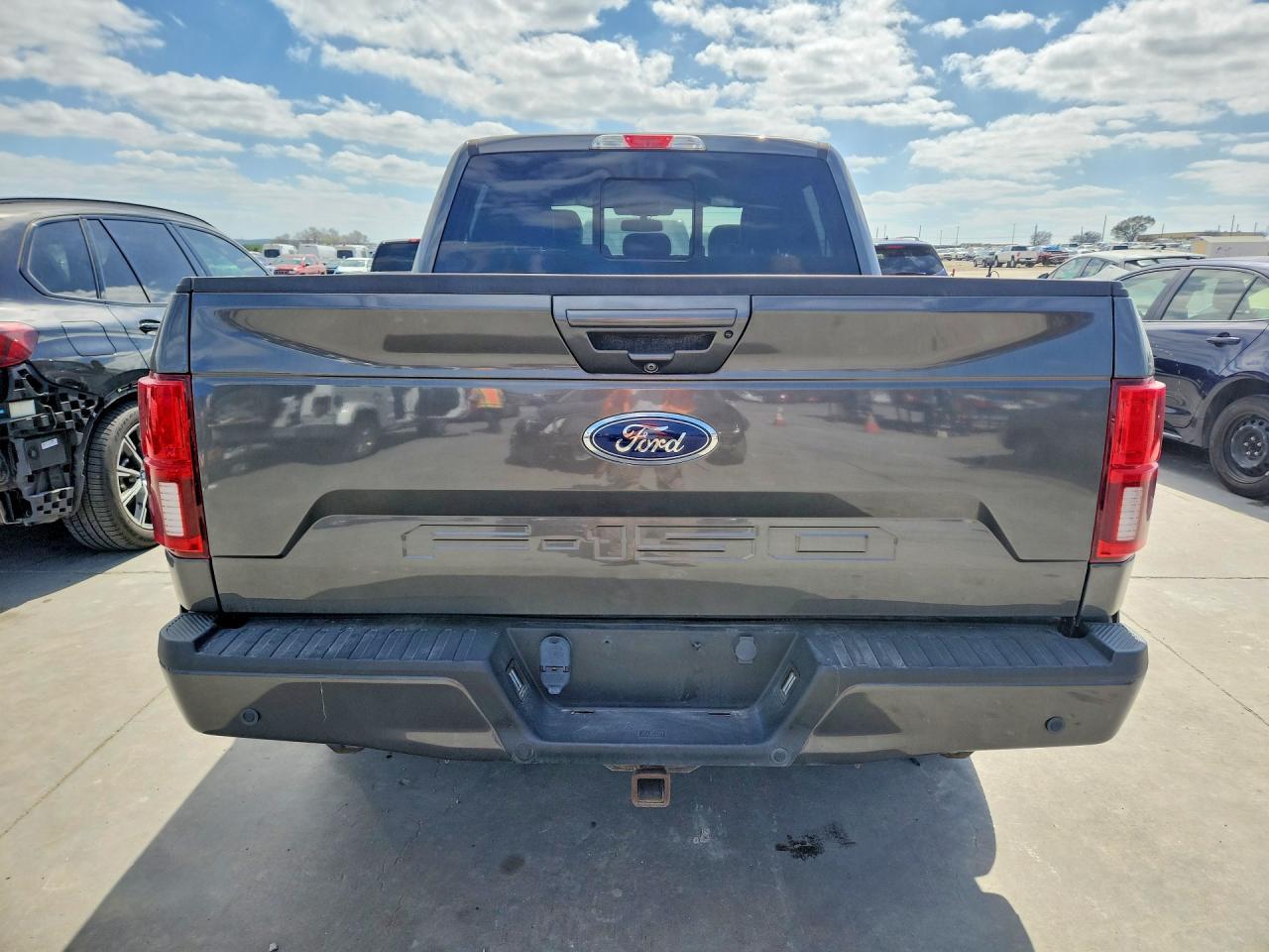 2019 Ford F150 Lariat - Фото 6