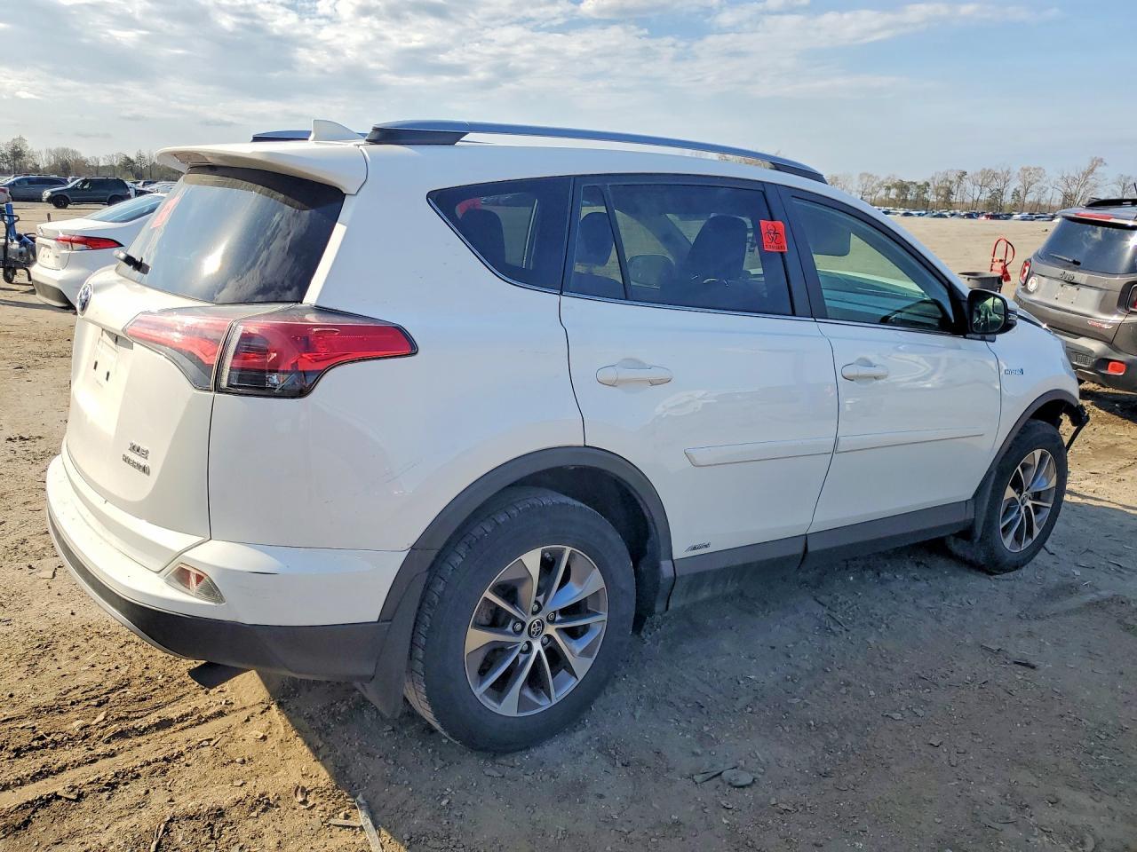 2017 Toyota Rav4 Hybrid Xle - Фото 3