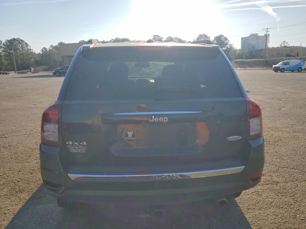 2017 Jeep Compass Latitude - Image 6
