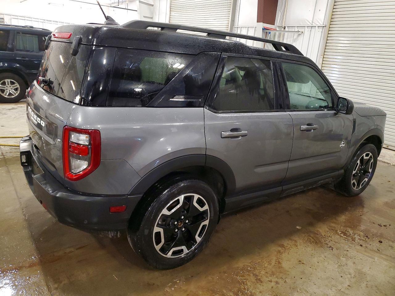2022 Ford Bronco Sport Outer Banks - Image 3