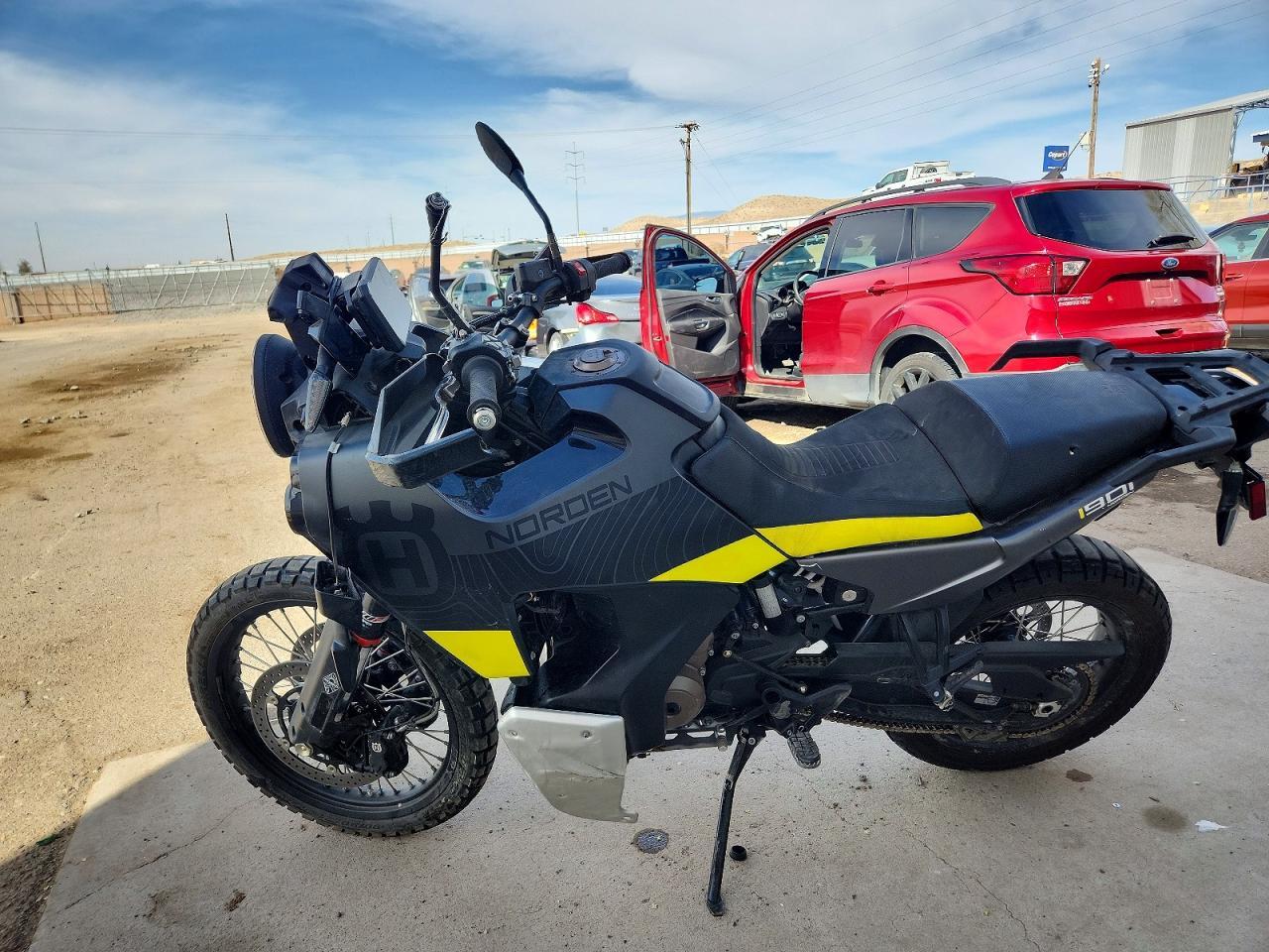 2023 Husqvarna Norden 901 - Фото 3
