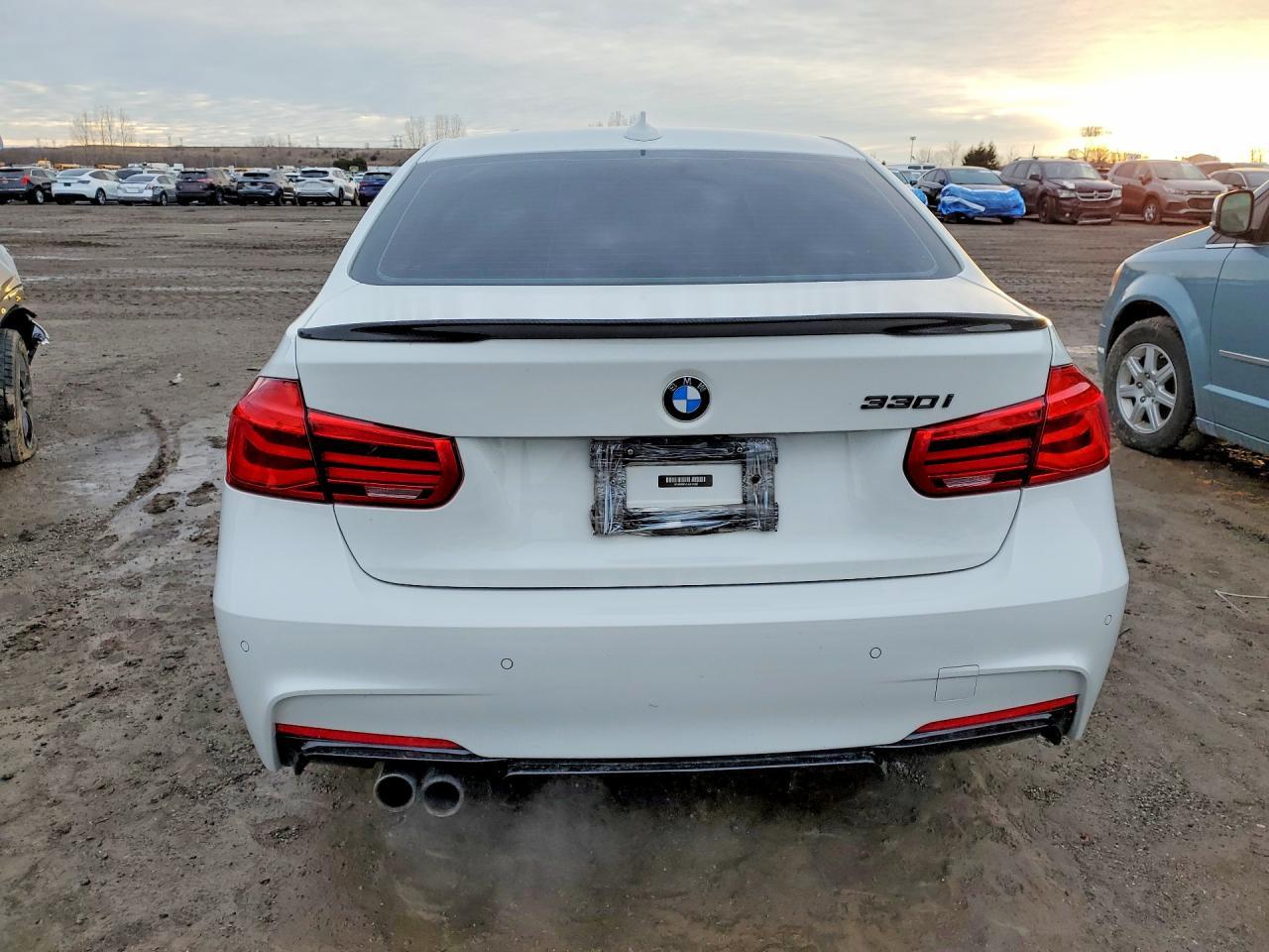 2018 BMW 330 Xi - Image 6