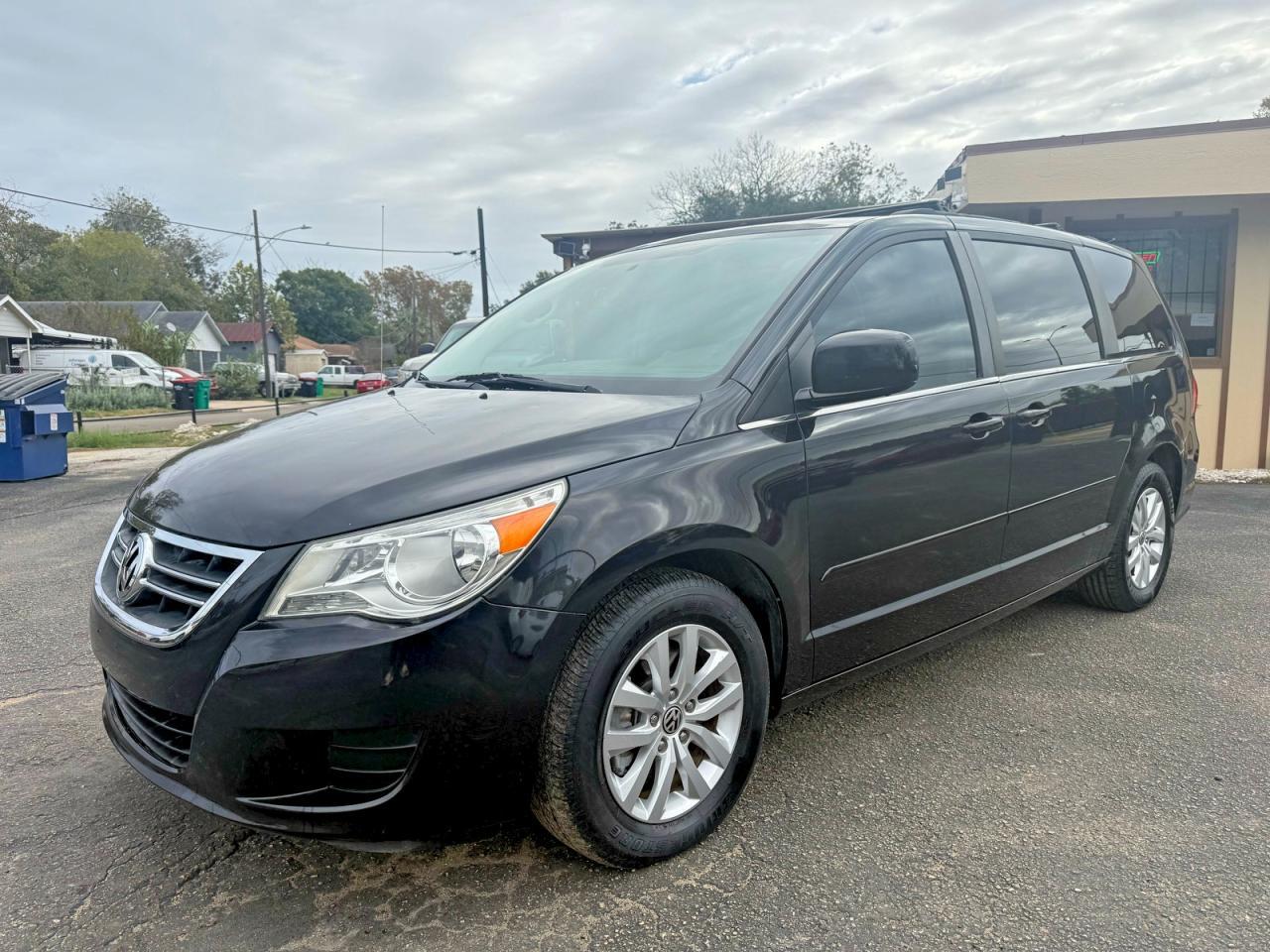 2012 Volkswagen Routan Se - Фото 2