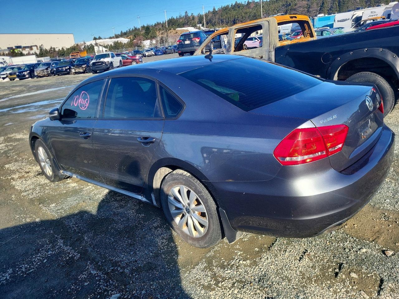 2013 Volkswagen Passat S - Фото 2