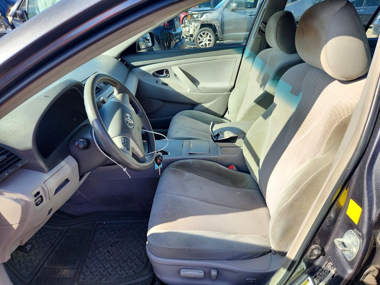 2011 Toyota Camry Le - Фото 7