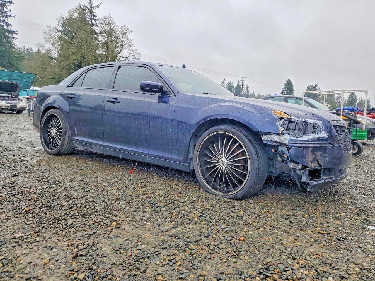 2012 Chrysler 300 - Image 4