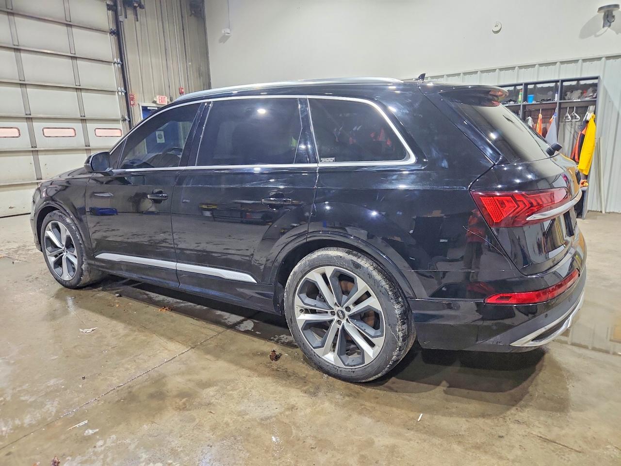 2020 Audi Q7 Prestige - Image 2