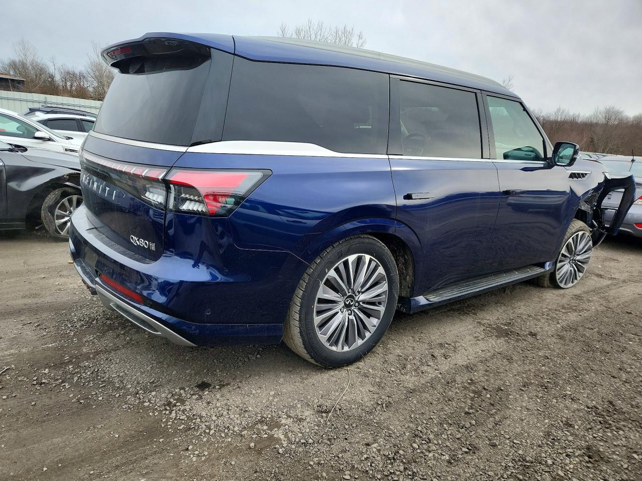 2025 Infiniti Qx80 Luxe - Image 3