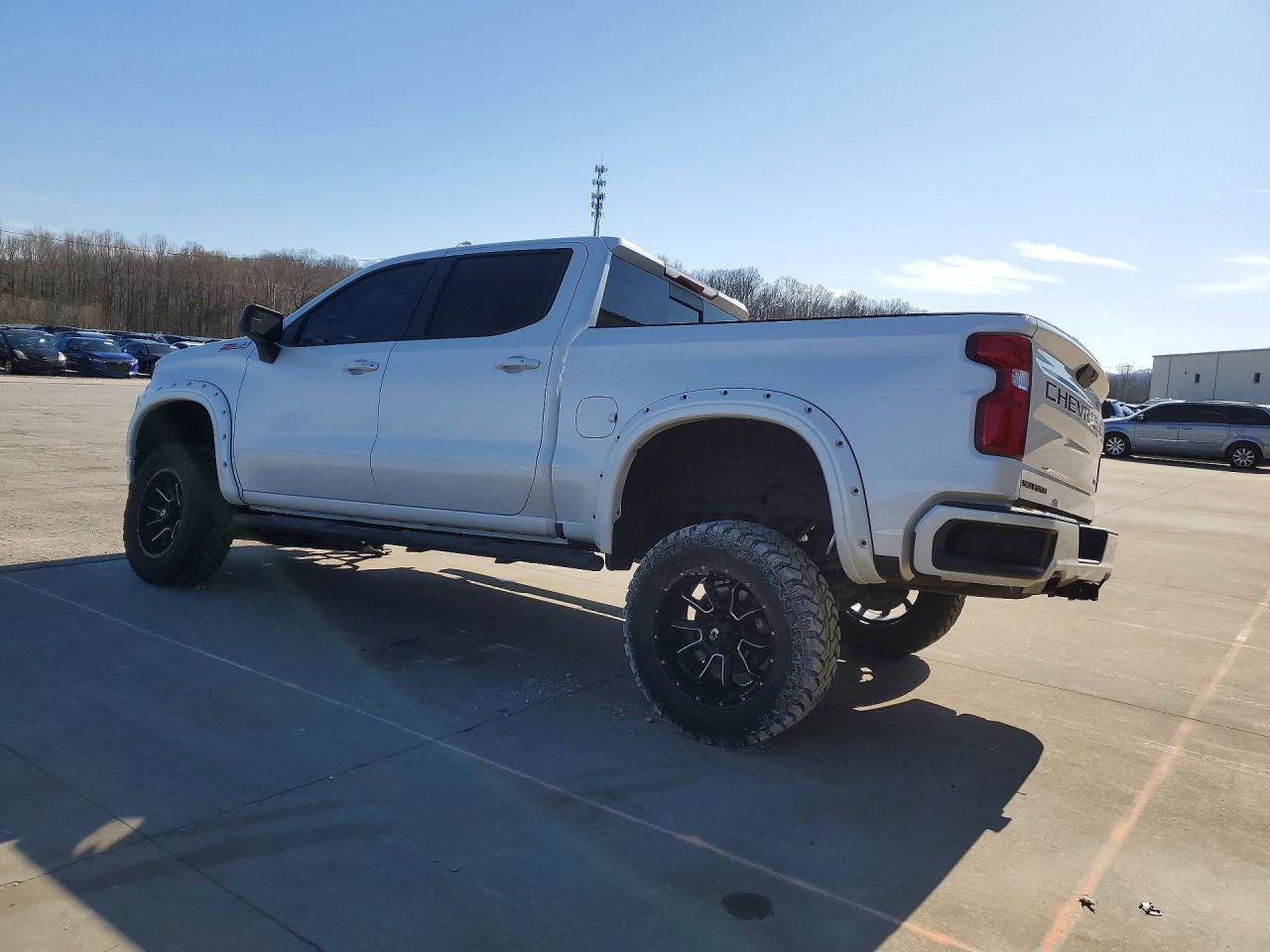 2019 Chevrolet Silverado K1500 Rst - Image 2