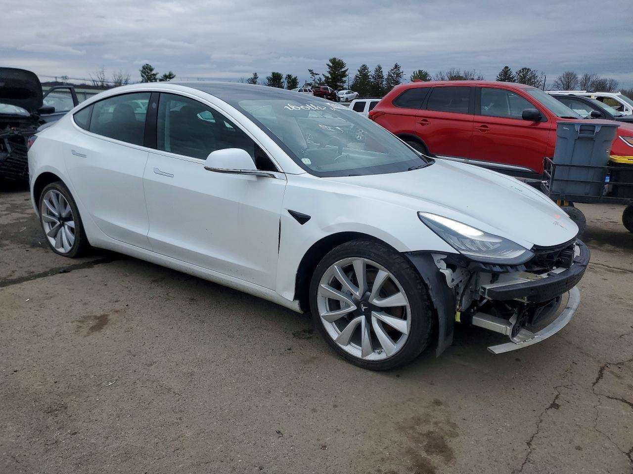 2019 Tesla Model 3 - Фото 4