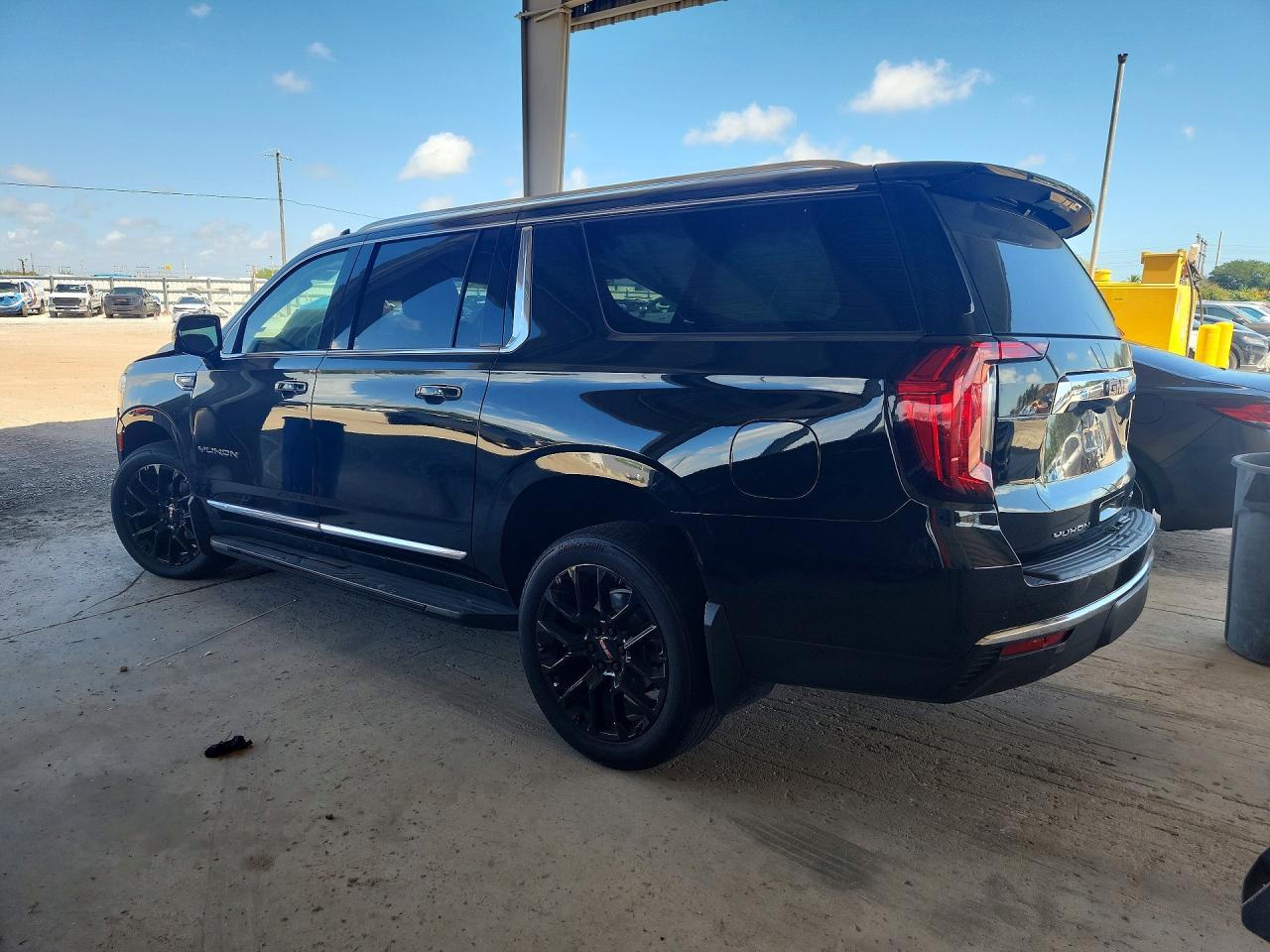 2023 GMC Yukon Xl K1500 Slt - Фото 2