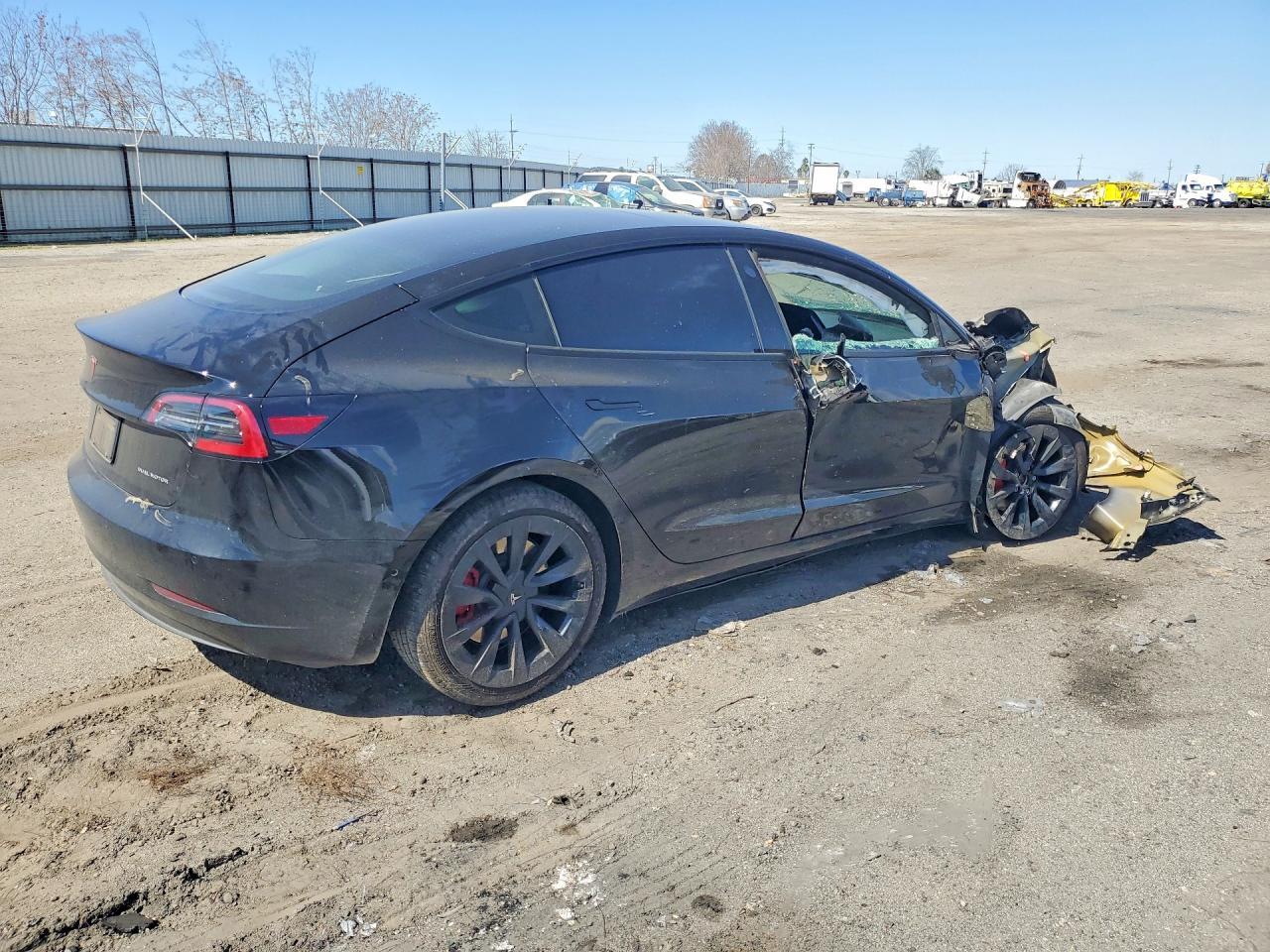 2021 Tesla Model 3 - Фото 3