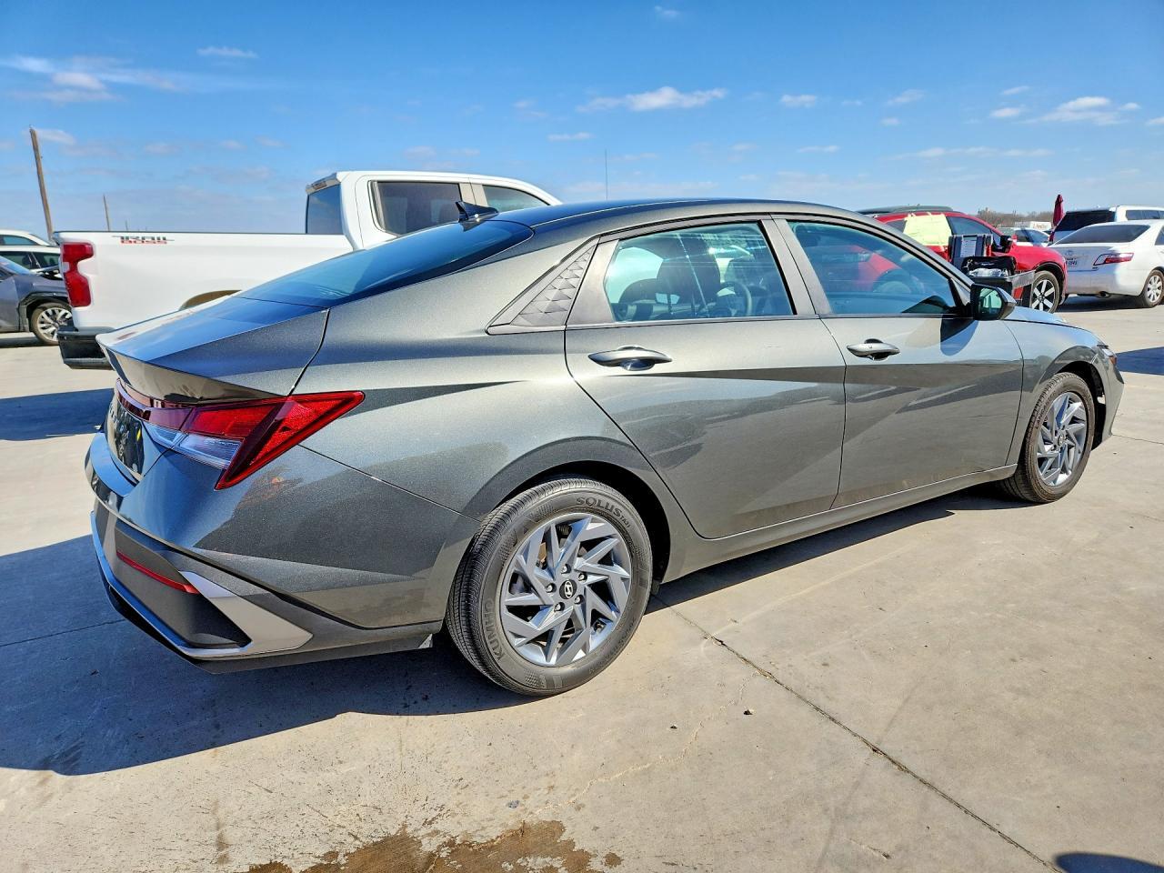 2024 Hyundai Elantra Sel - Image 3