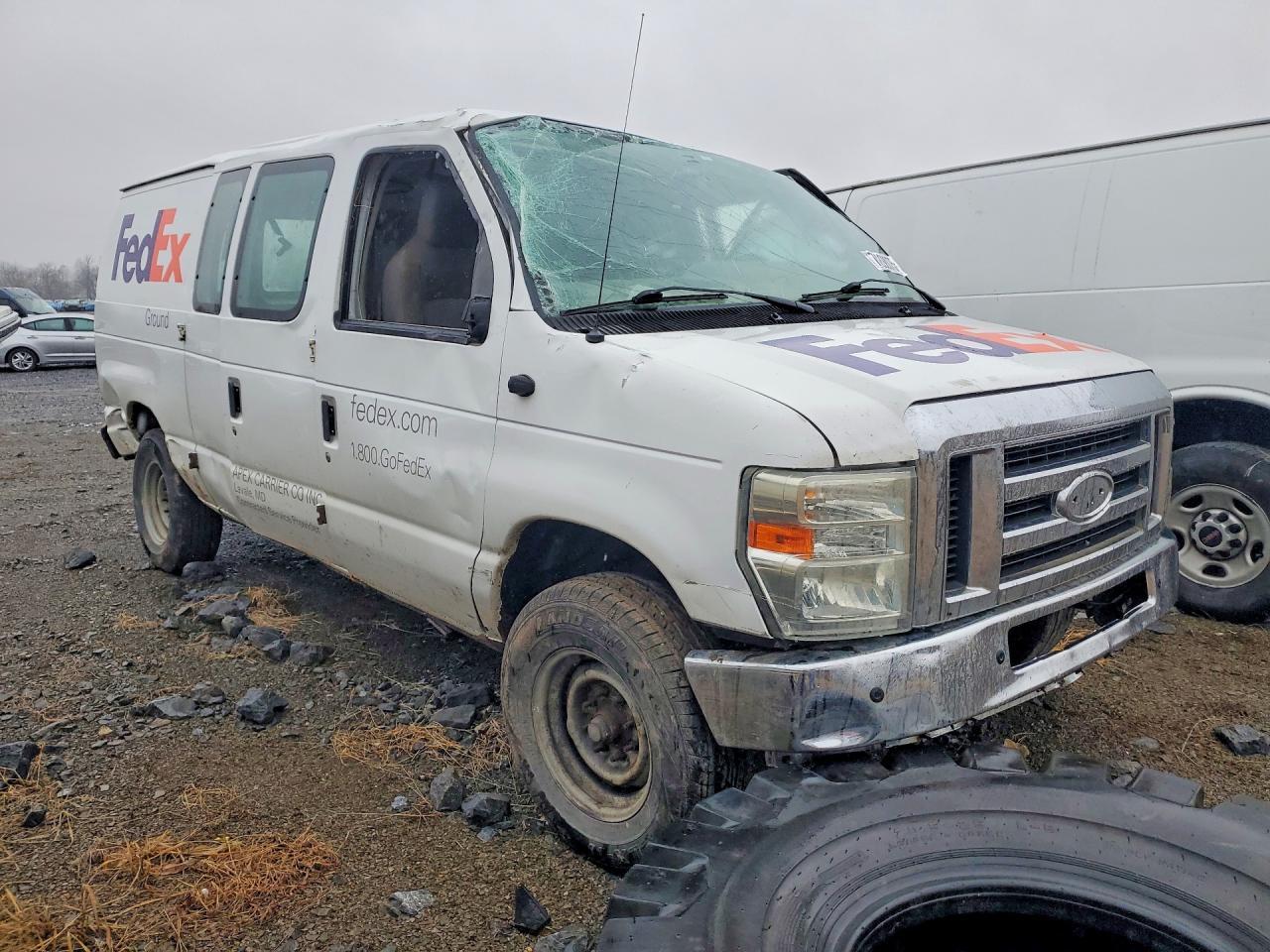 2009 Ford Econoline E250 Van - Image 4