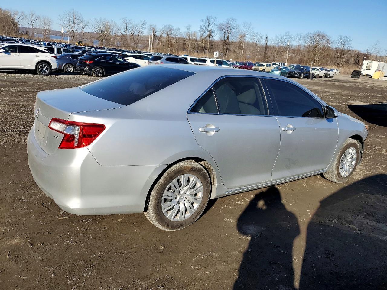 2014 Toyota Camry Le - Image 3