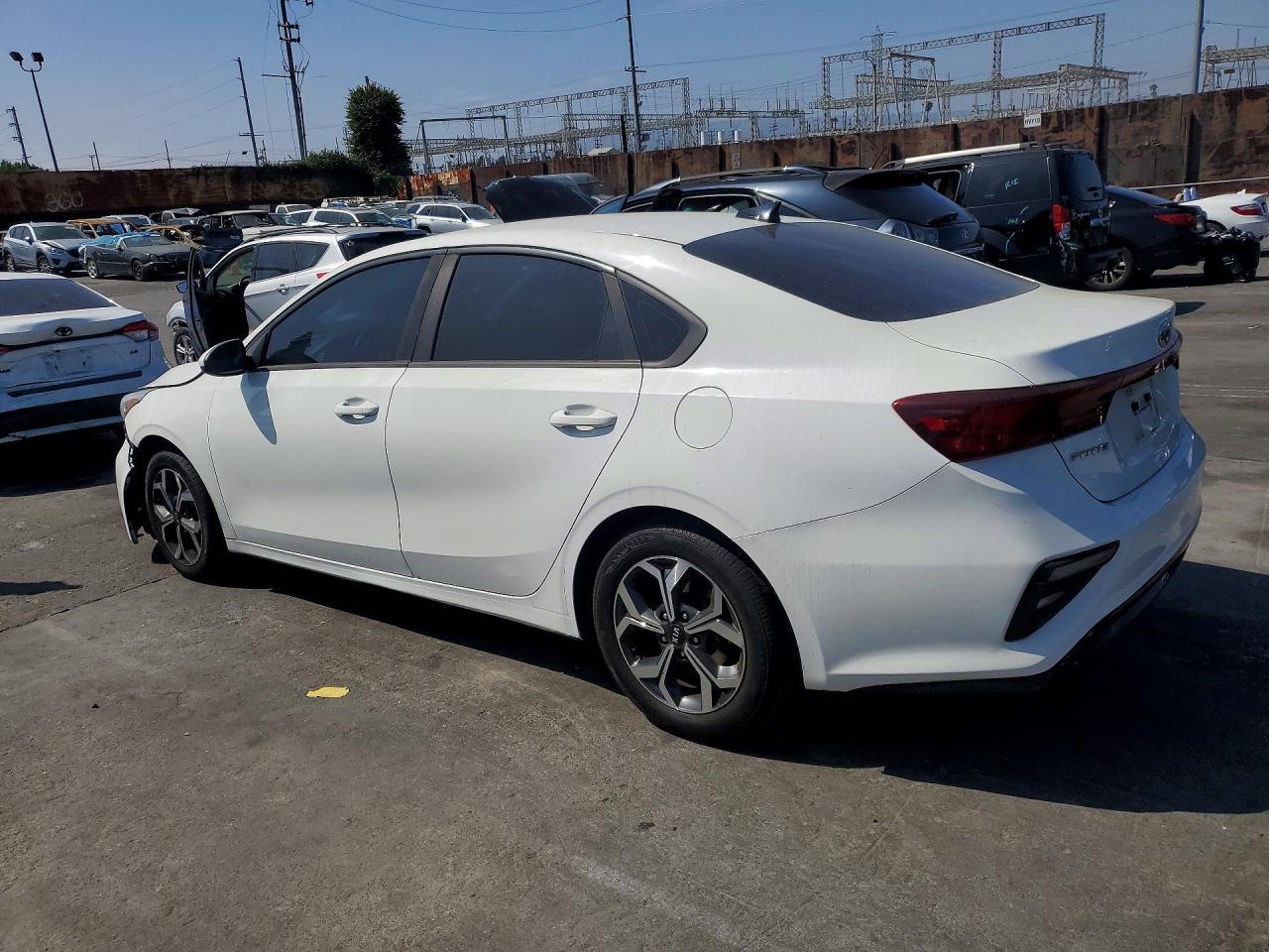2019 Kia Forte Lxs - Фото 2