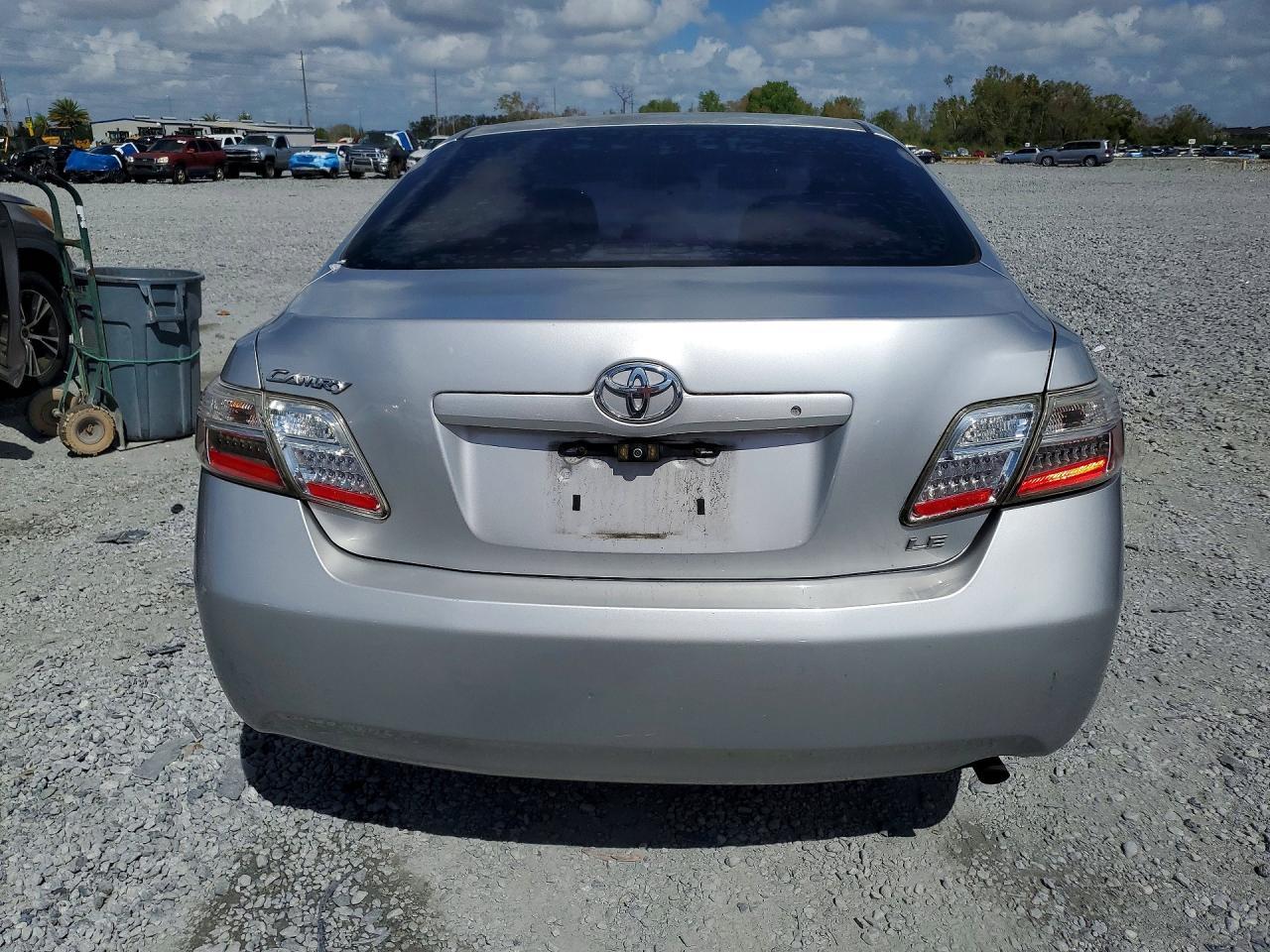2009 Toyota Camry Le - Фото 6