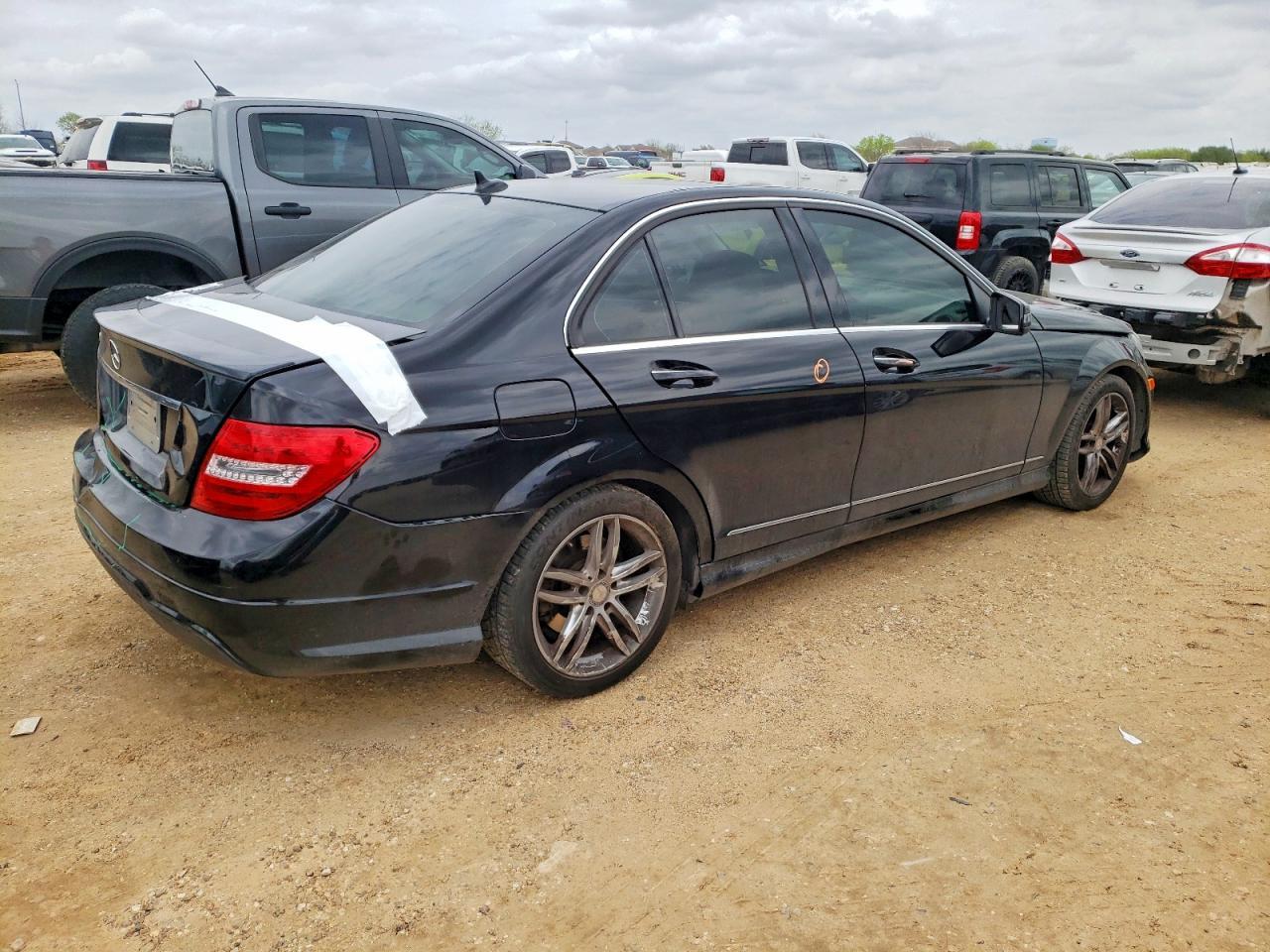 2014 Mercedes Benz C 250 - Фото 3
